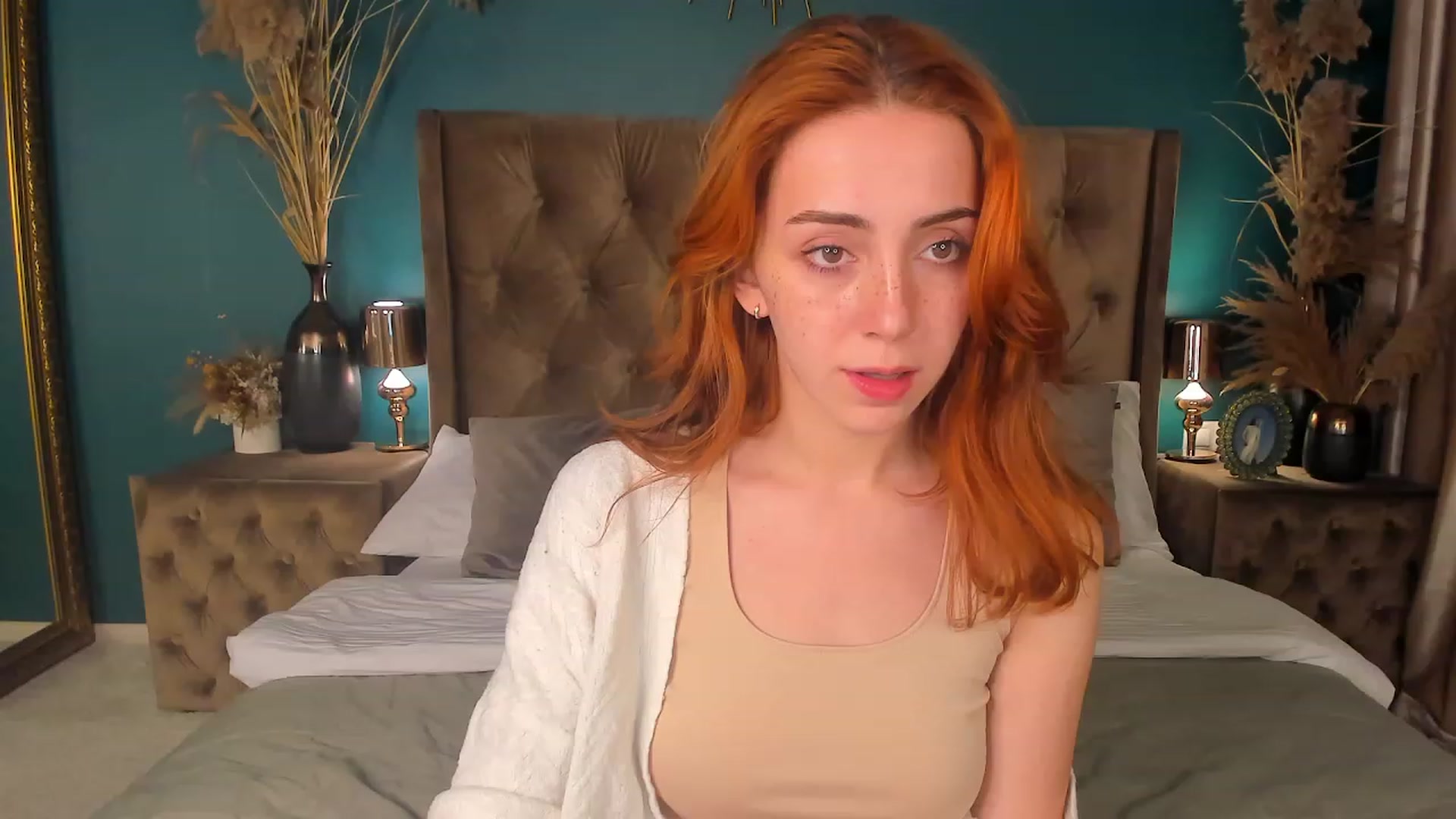 Gallery image thumbnail from ElsaYoung's myfreecams stream on, 08/10/2023, 19:00 image 5 of 20