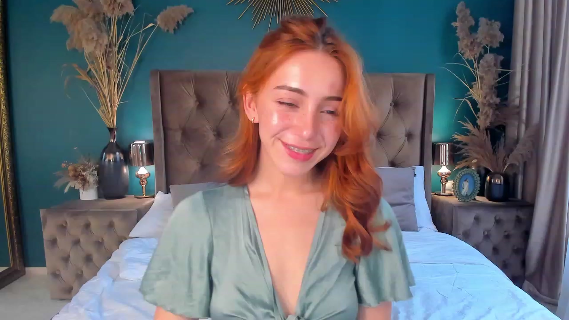 Gallery image thumbnail from ElsaYoung's myfreecams stream on, 08/11/2023, 12:37 image 6 of 20