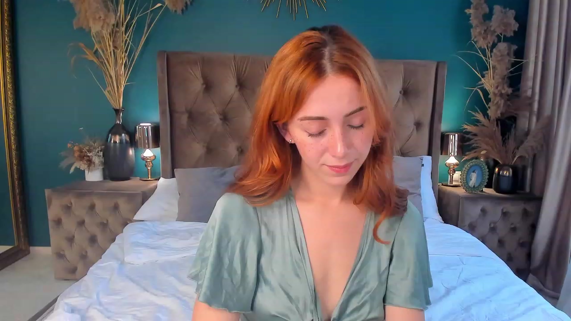 Gallery image thumbnail from ElsaYoung's myfreecams stream on, 08/11/2023, 13:28 image 20 of 20