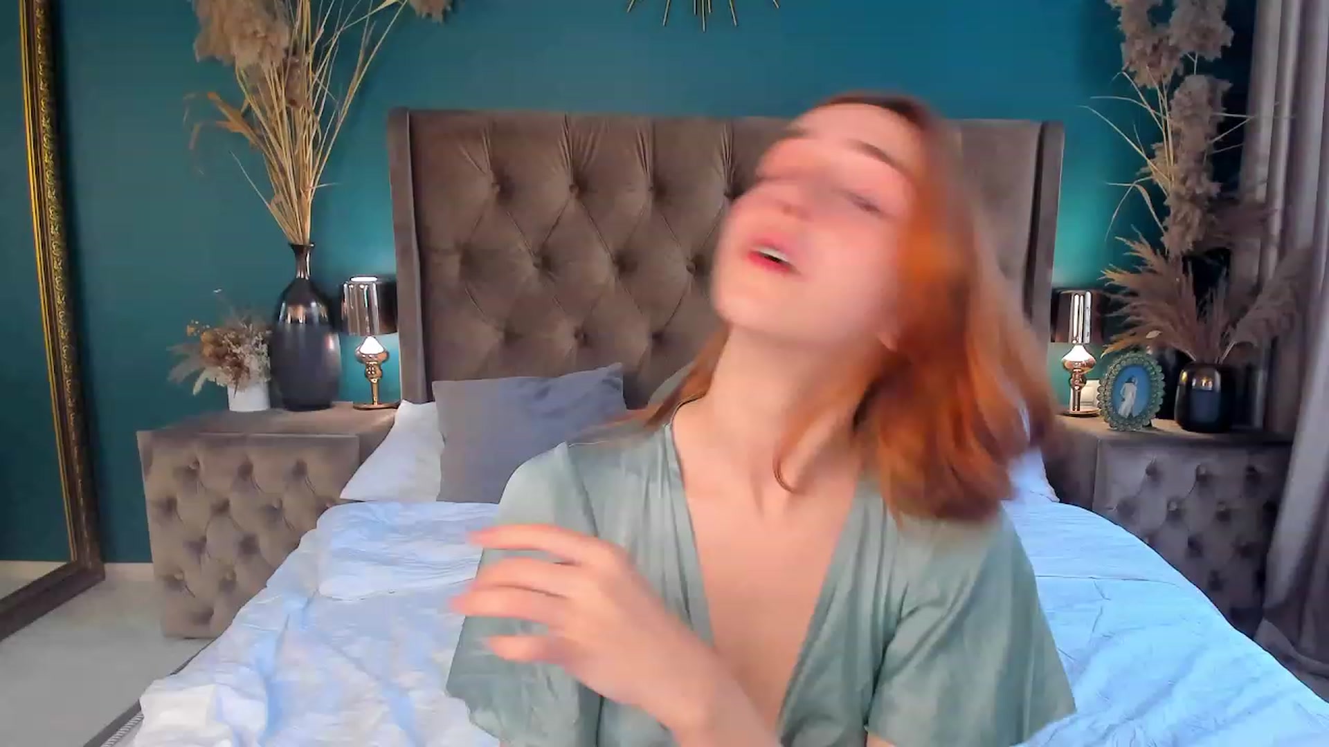 Gallery image thumbnail from ElsaYoung's myfreecams stream on, 08/11/2023, 13:28 image 3 of 20