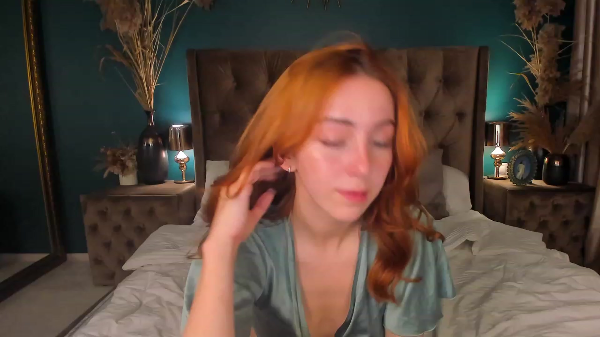 Gallery image thumbnail from ElsaYoung's myfreecams stream on, 08/11/2023, 19:01 image 12 of 20