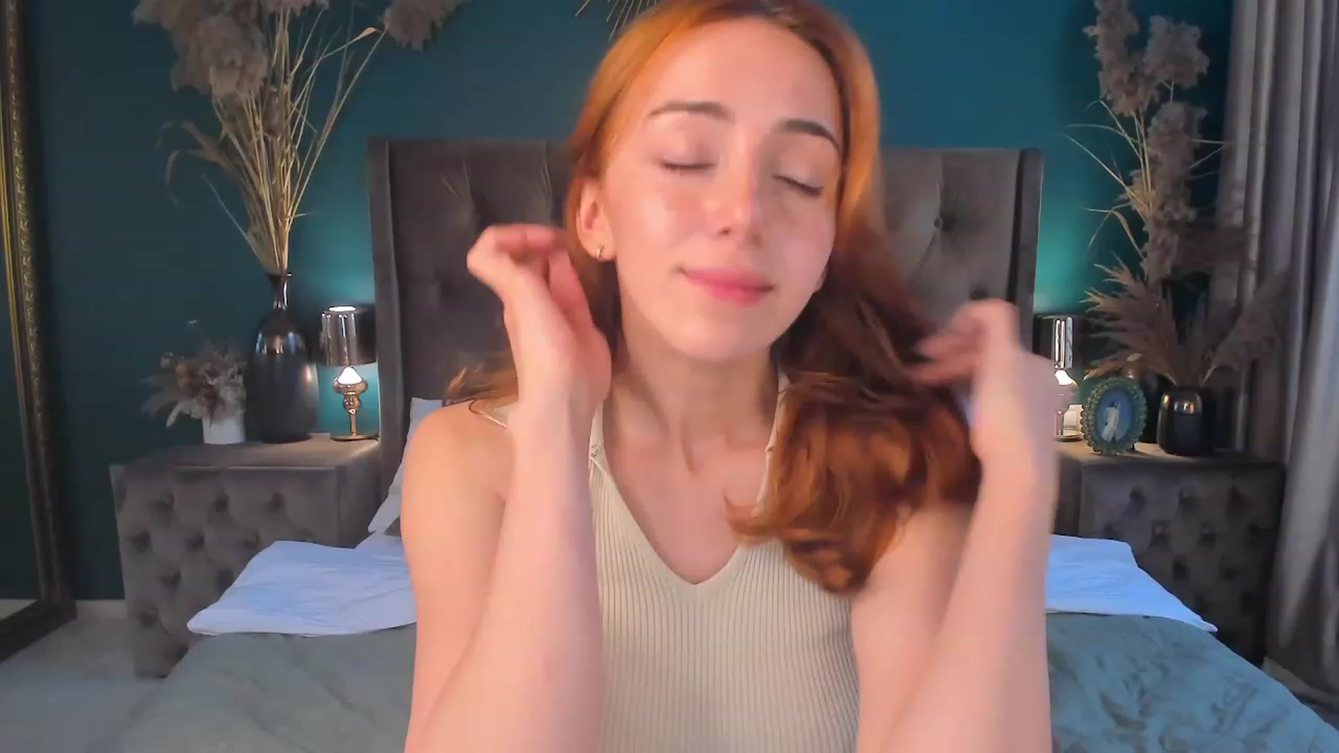 Gallery image thumbnail from ElsaYoung's myfreecams stream on, 08/12/2023, 07:04 image 12 of 20