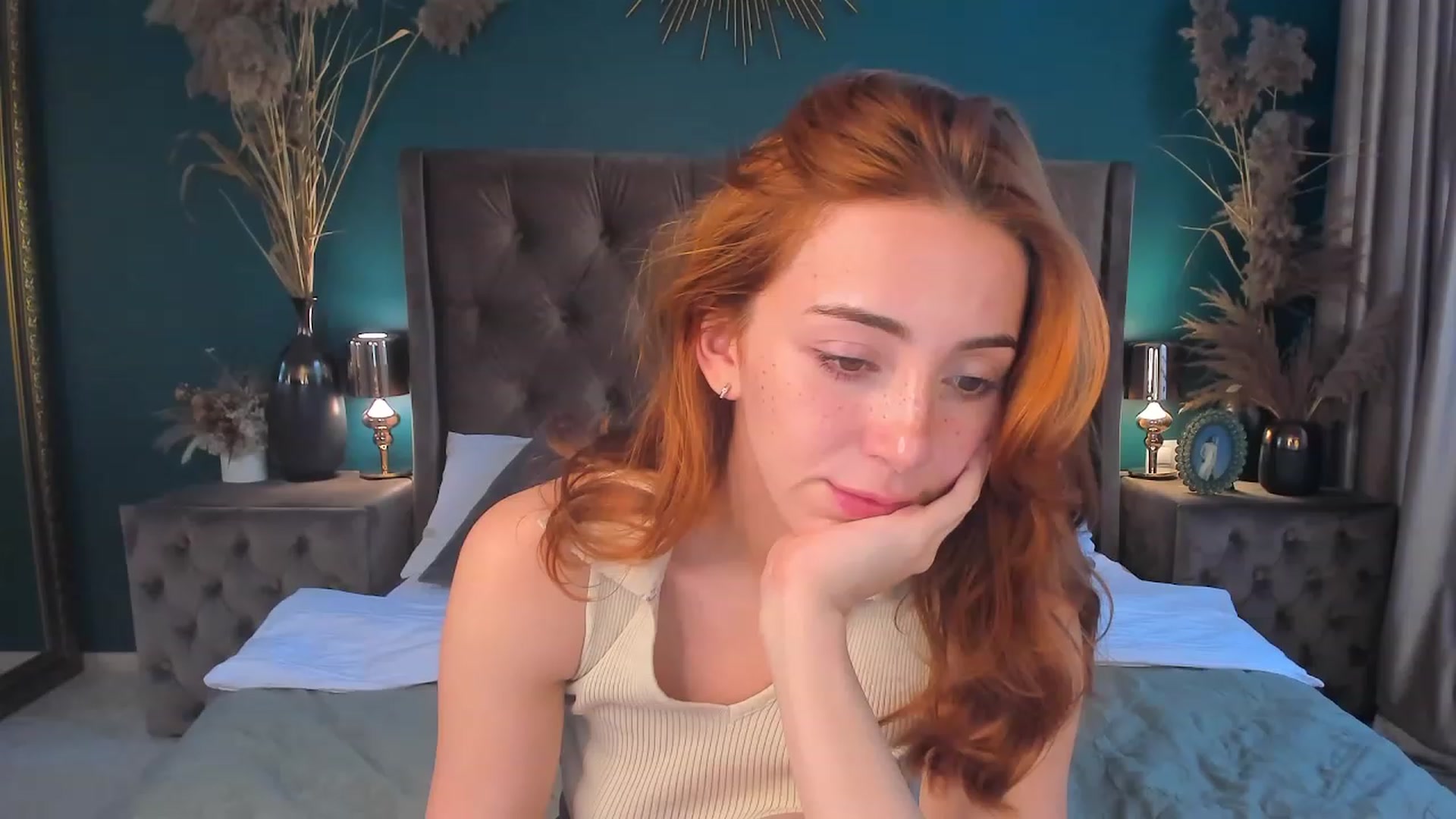 Gallery image thumbnail from ElsaYoung's myfreecams stream on, 08/12/2023, 07:04 image 15 of 20