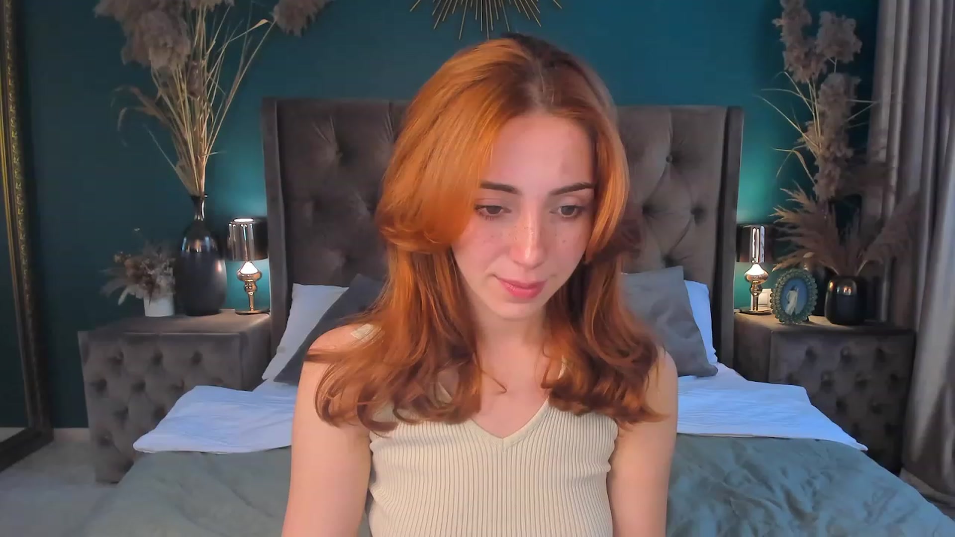 Gallery image thumbnail from ElsaYoung's myfreecams stream on, 08/12/2023, 07:04 image 6 of 20