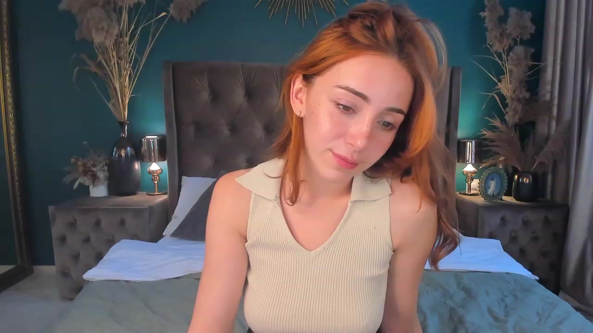Gallery image thumbnail from ElsaYoung's myfreecams stream on, 08/12/2023, 07:04 image 9 of 20