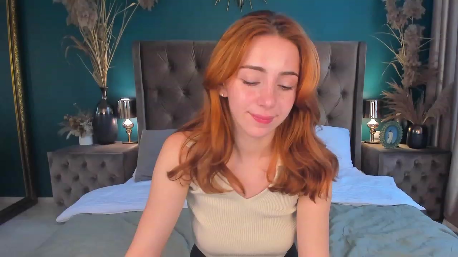 Gallery image thumbnail from ElsaYoung's myfreecams stream on, 08/12/2023, 09:44 image 16 of 20