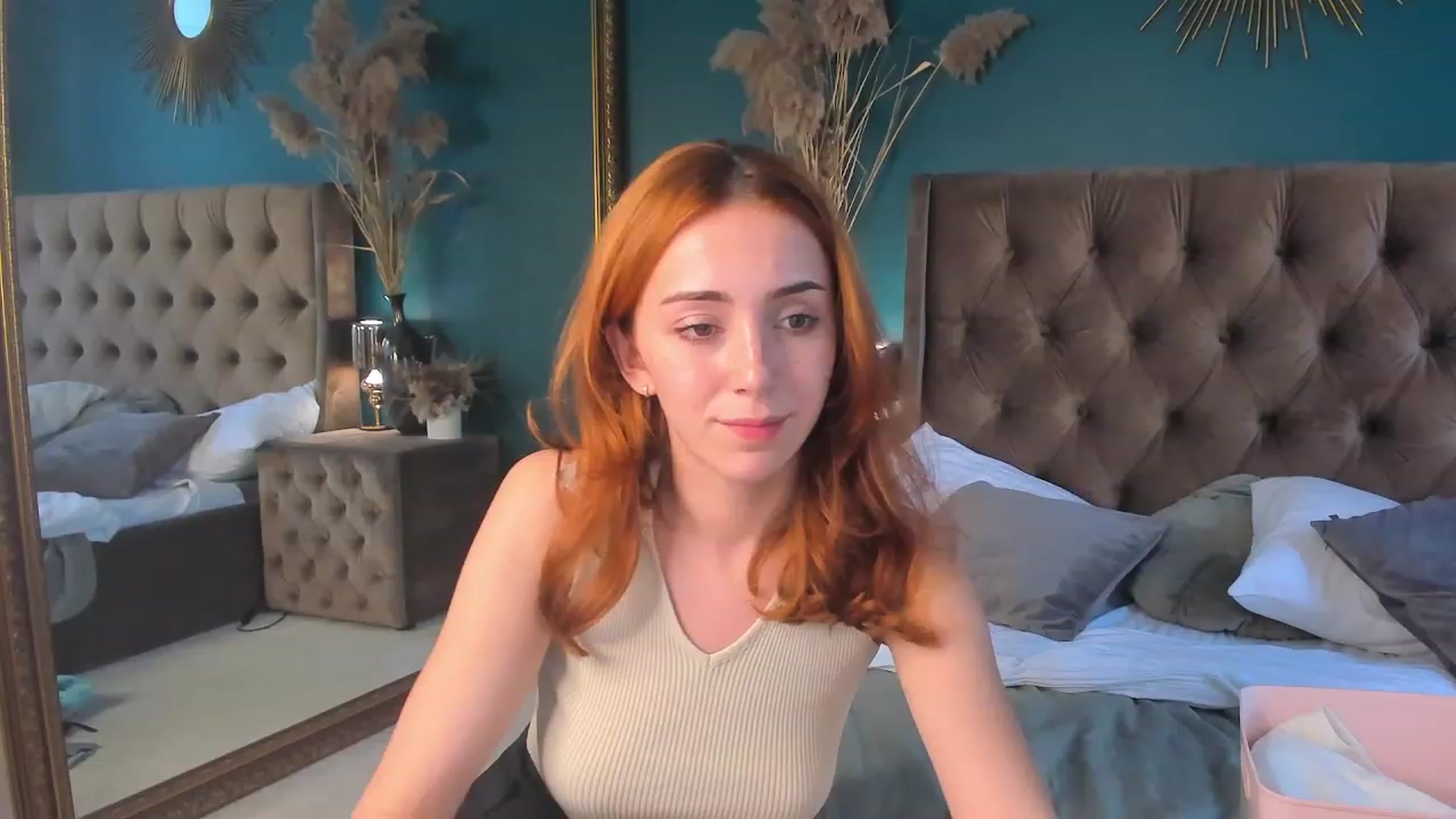 Gallery image thumbnail from ElsaYoung's myfreecams stream on, 08/12/2023, 12:01 image 7 of 20