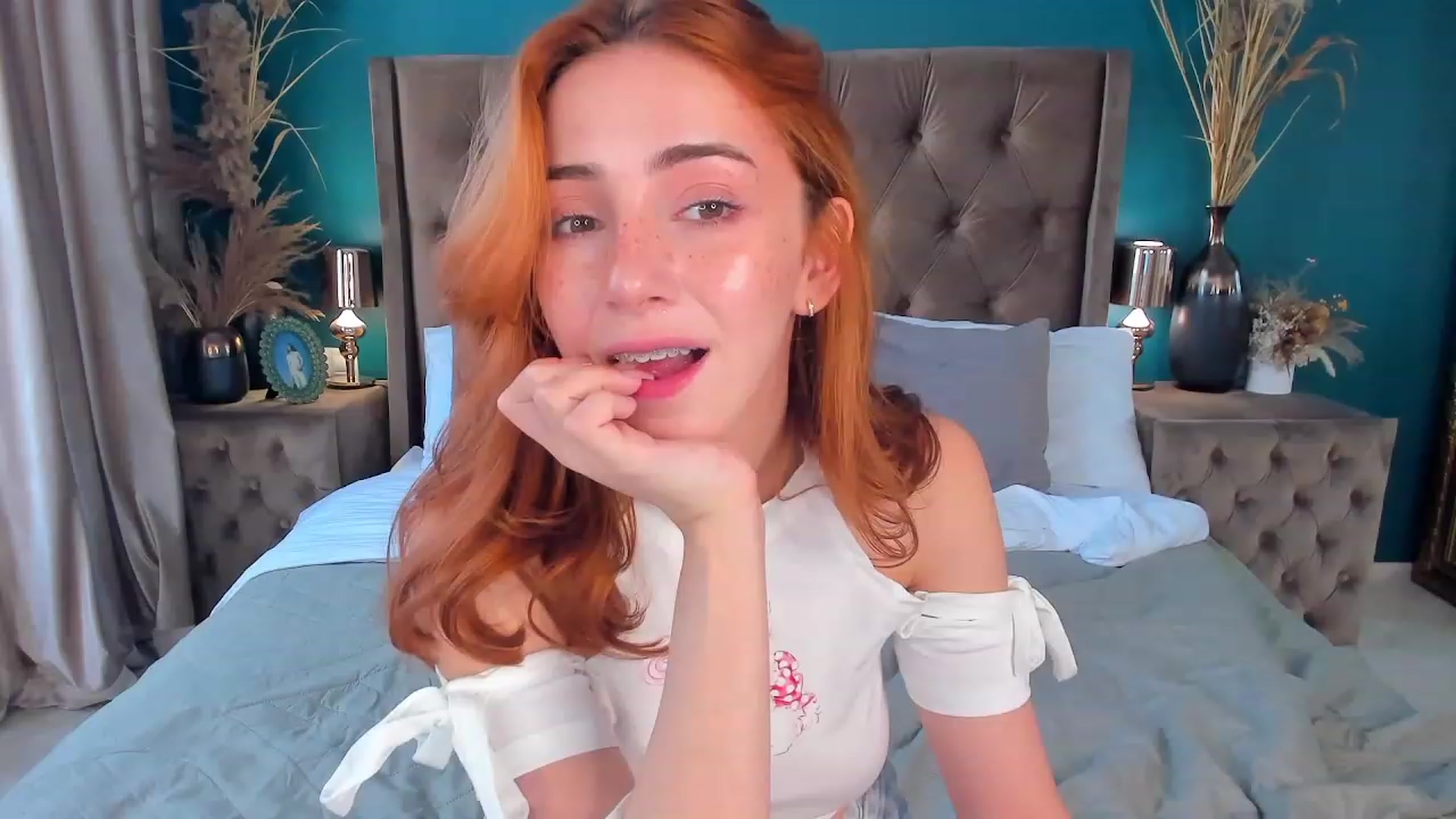 Gallery image thumbnail from ElsaYoung's myfreecams stream on, 08/13/2023, 14:08 image 9 of 20