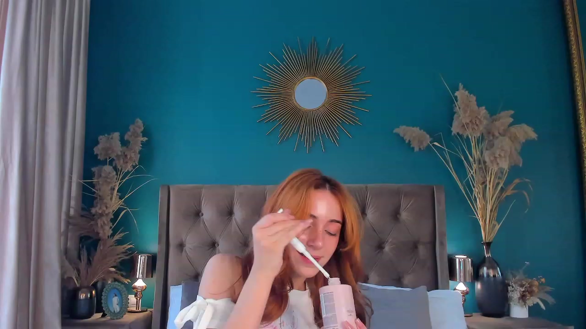 Gallery image thumbnail from ElsaYoung's myfreecams stream on, 08/13/2023, 14:08 image 4 of 20