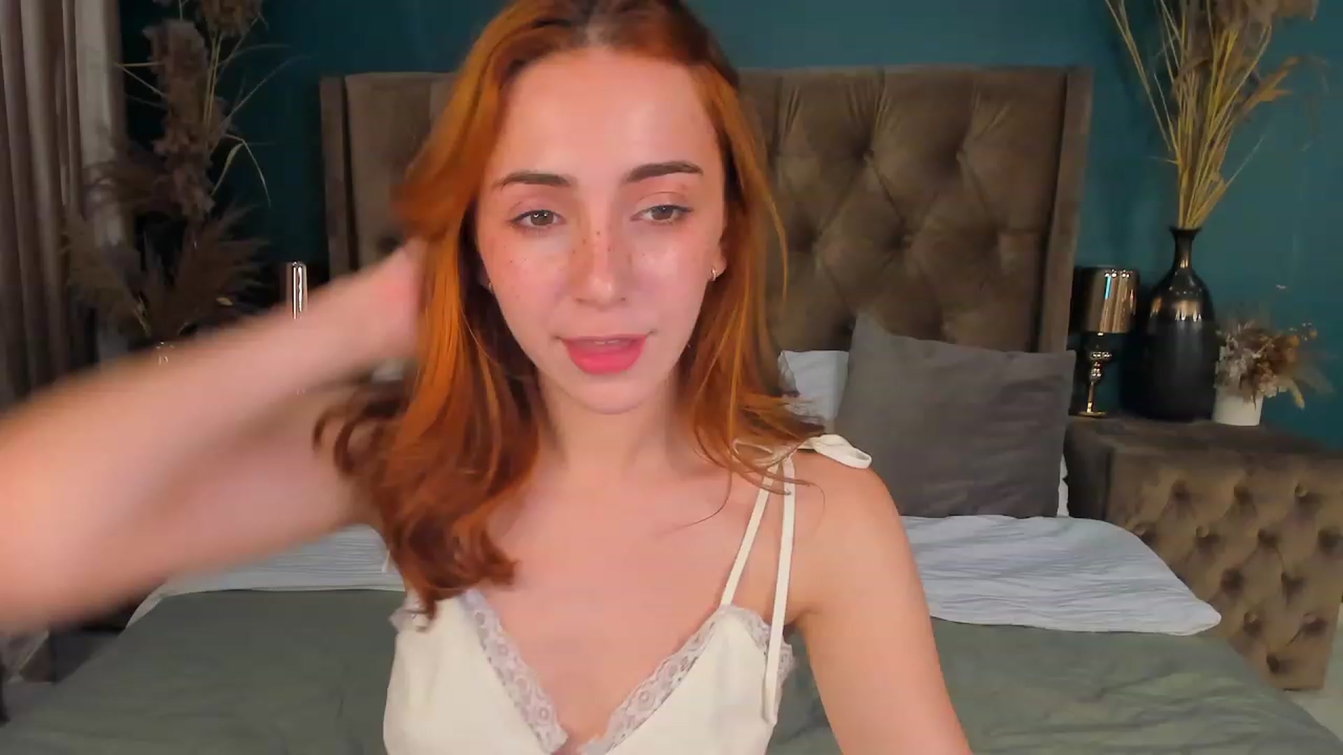 Gallery image thumbnail from ElsaYoung's myfreecams stream on, 08/13/2023, 19:03 image 10 of 20