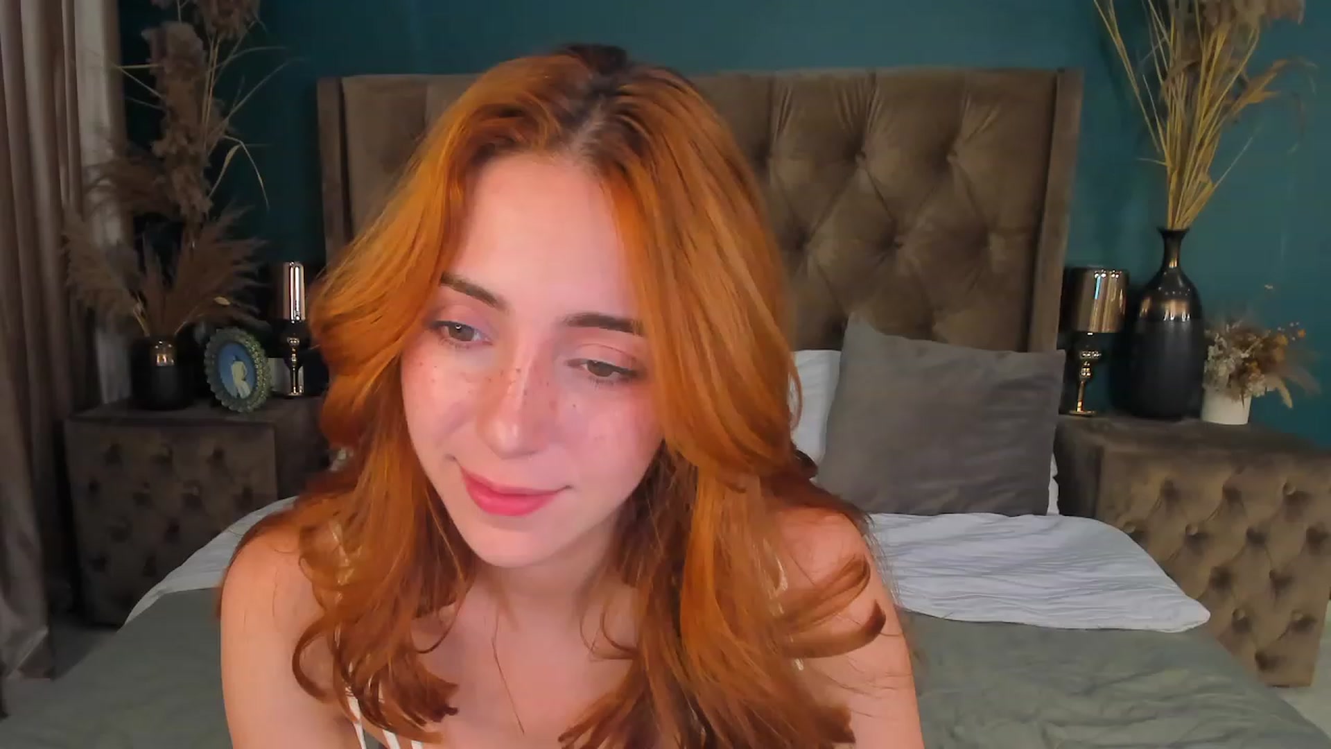 Gallery image thumbnail from ElsaYoung's myfreecams stream on, 08/13/2023, 19:03 image 18 of 20