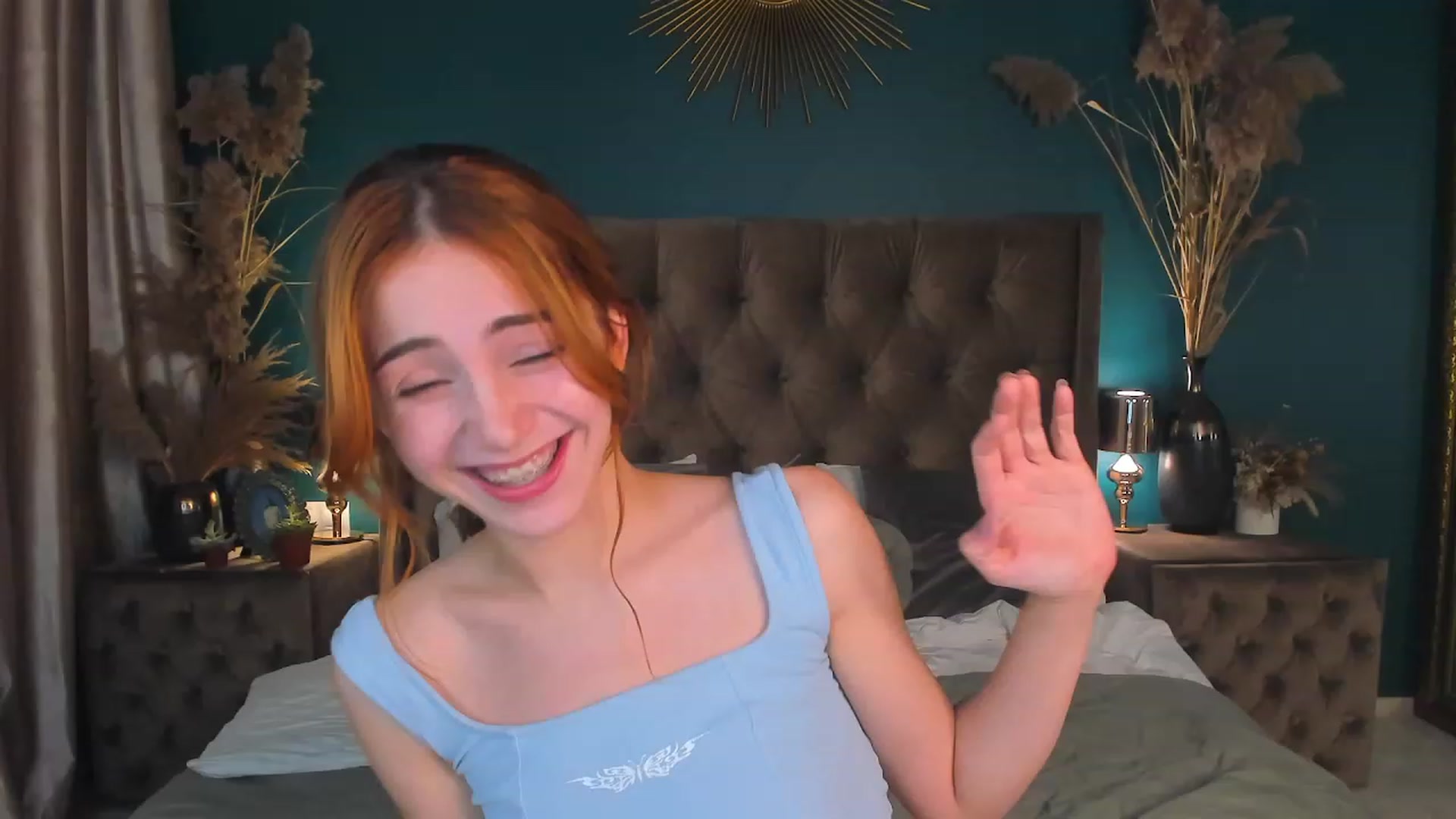 Gallery image thumbnail from ElsaYoung's myfreecams stream on, 08/15/2023, 19:18 image 18 of 20