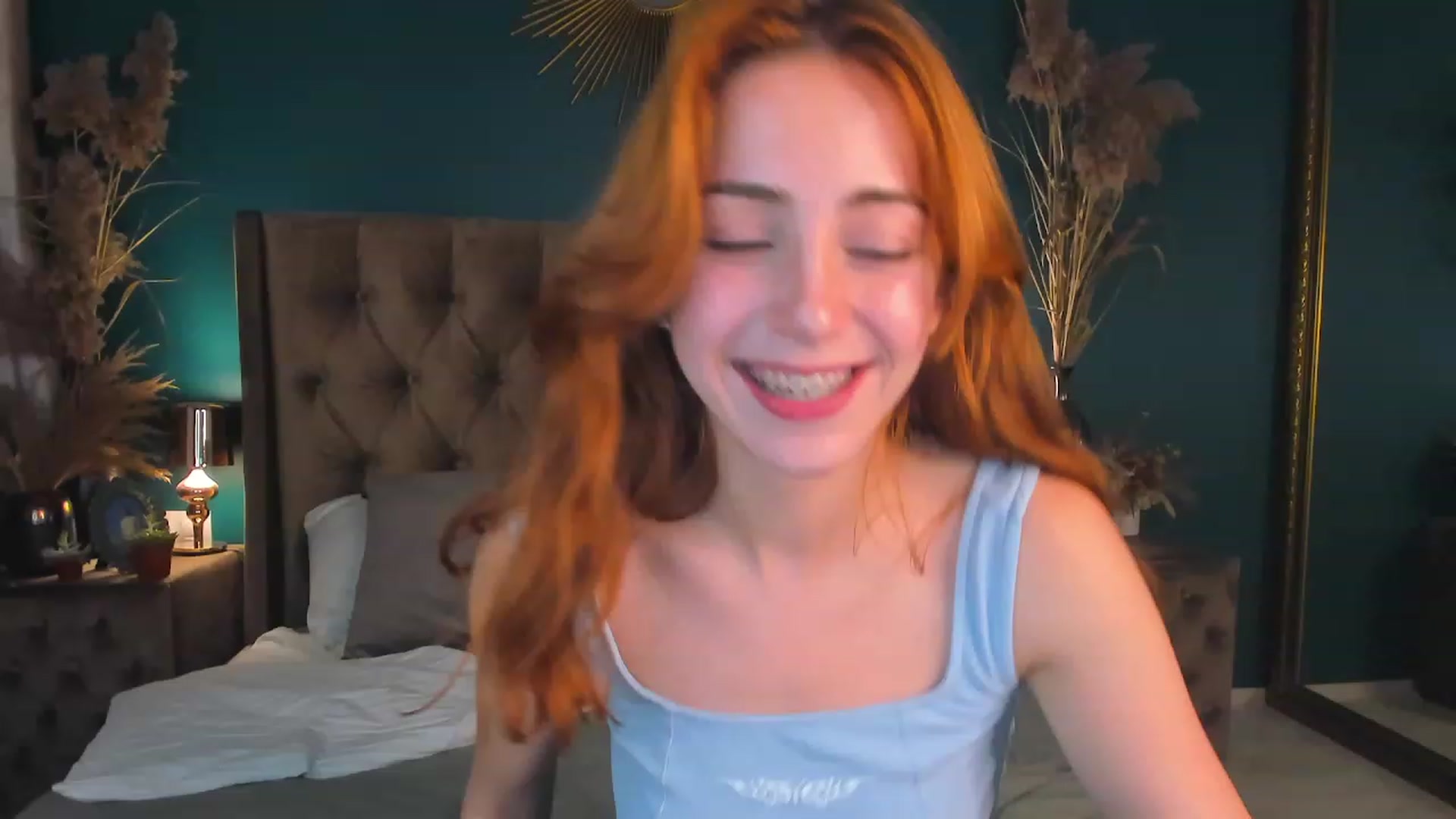 Gallery image thumbnail from ElsaYoung's myfreecams stream on, 08/15/2023, 19:18 image 7 of 20