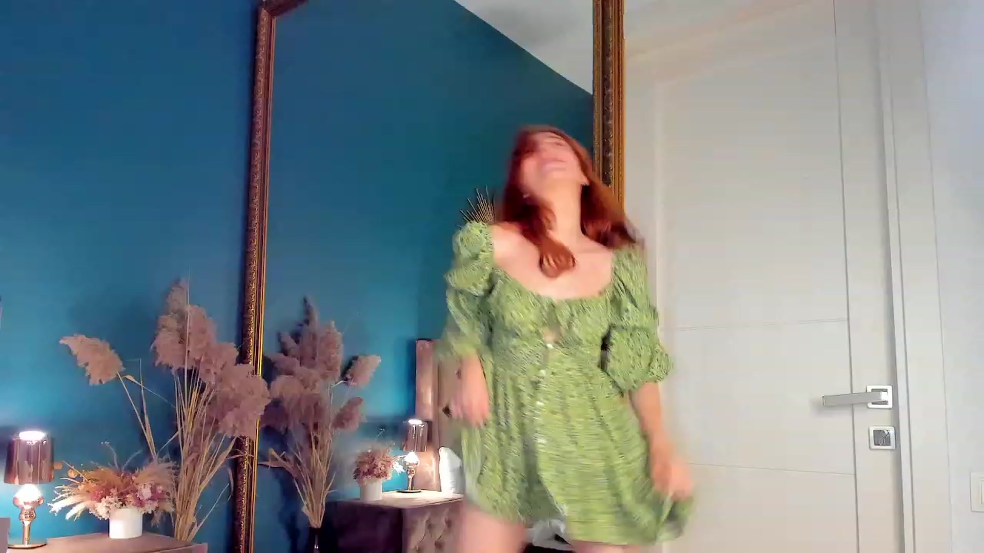 Gallery image thumbnail from ElsaYoung's myfreecams stream on, 08/18/2023, 17:24 image 13 of 20