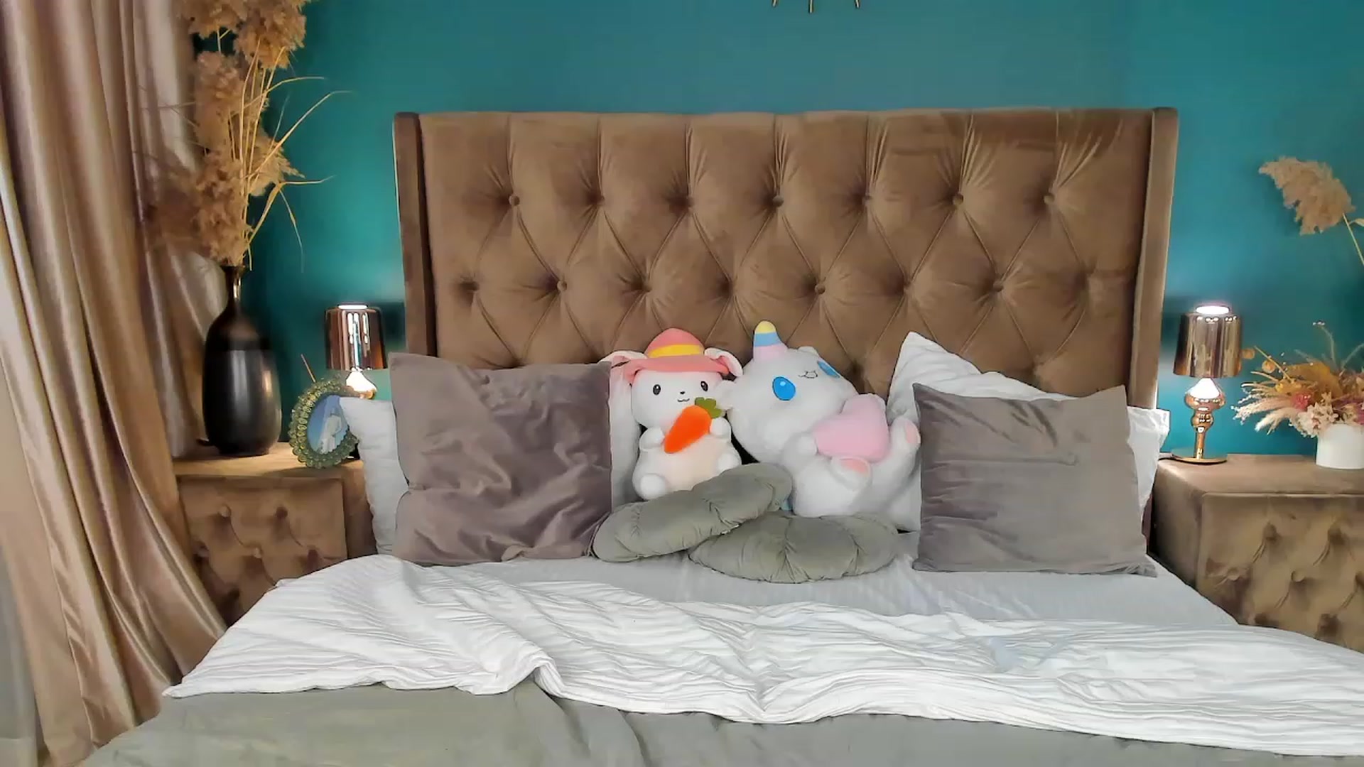 Gallery image thumbnail from ElsaYoung's myfreecams stream on, 08/19/2023, 13:43 image 11 of 20