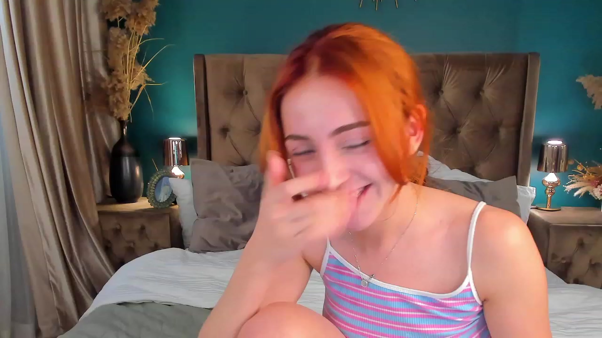 Gallery image thumbnail from ElsaYoung's myfreecams stream on, 08/19/2023, 13:43 image 18 of 20