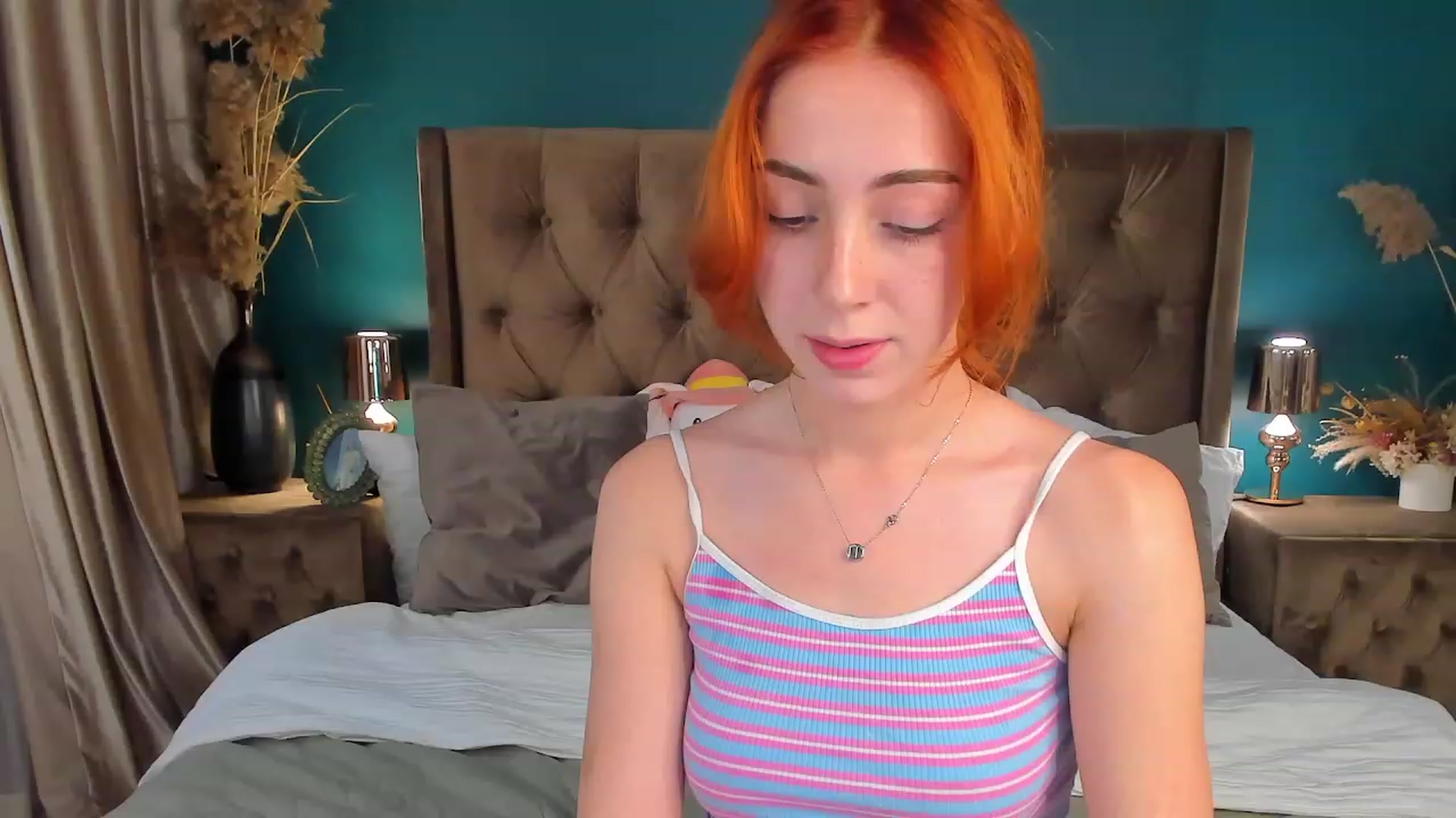 Gallery image thumbnail from ElsaYoung's myfreecams stream on, 08/19/2023, 13:43 image 14 of 20