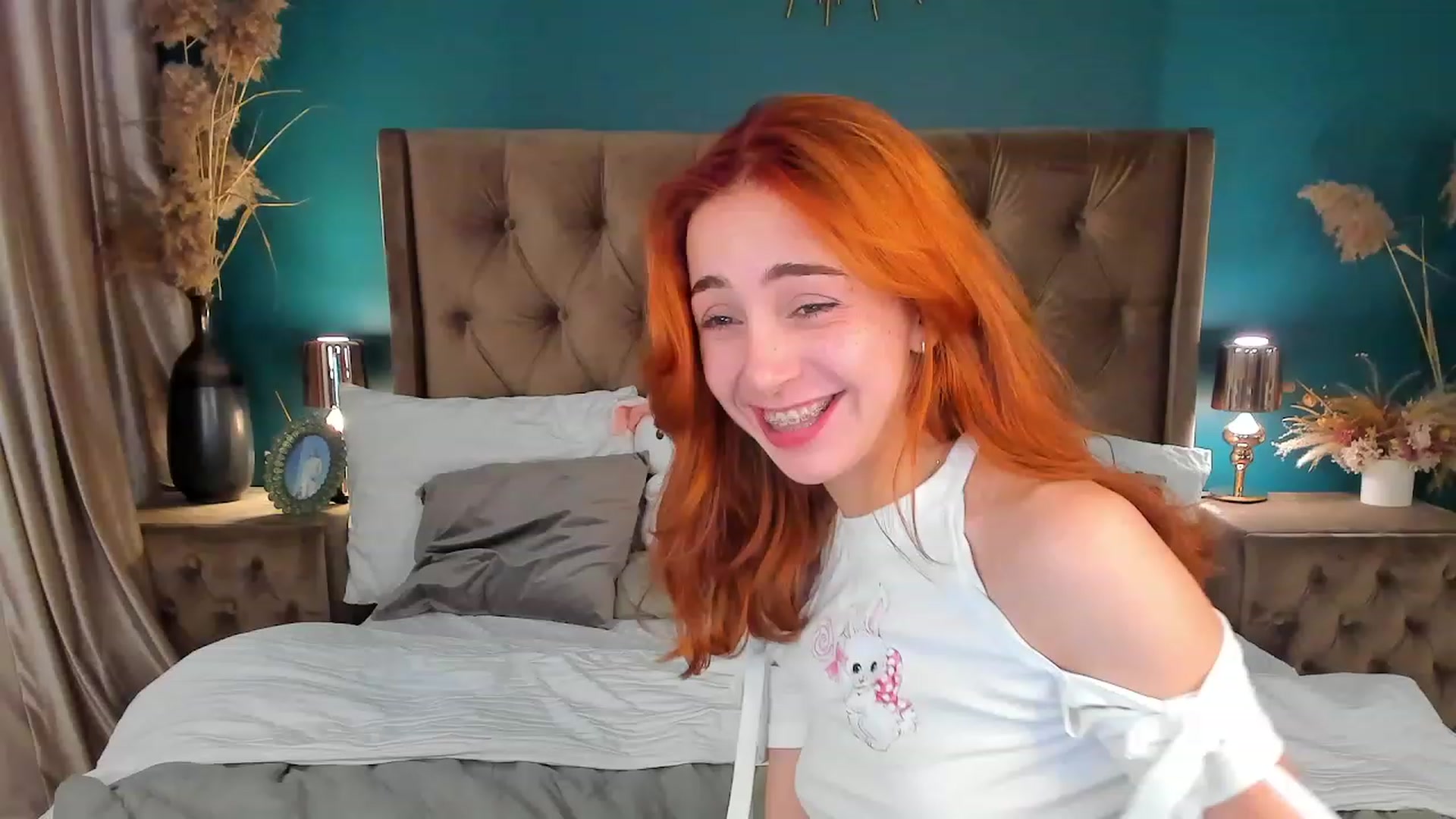 Gallery image thumbnail from ElsaYoung's myfreecams stream on, 08/19/2023, 14:42 image 9 of 20