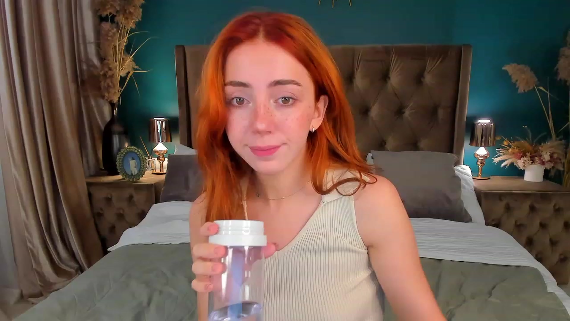 Gallery image thumbnail from ElsaYoung's myfreecams stream on, 08/20/2023, 13:30 image 13 of 20