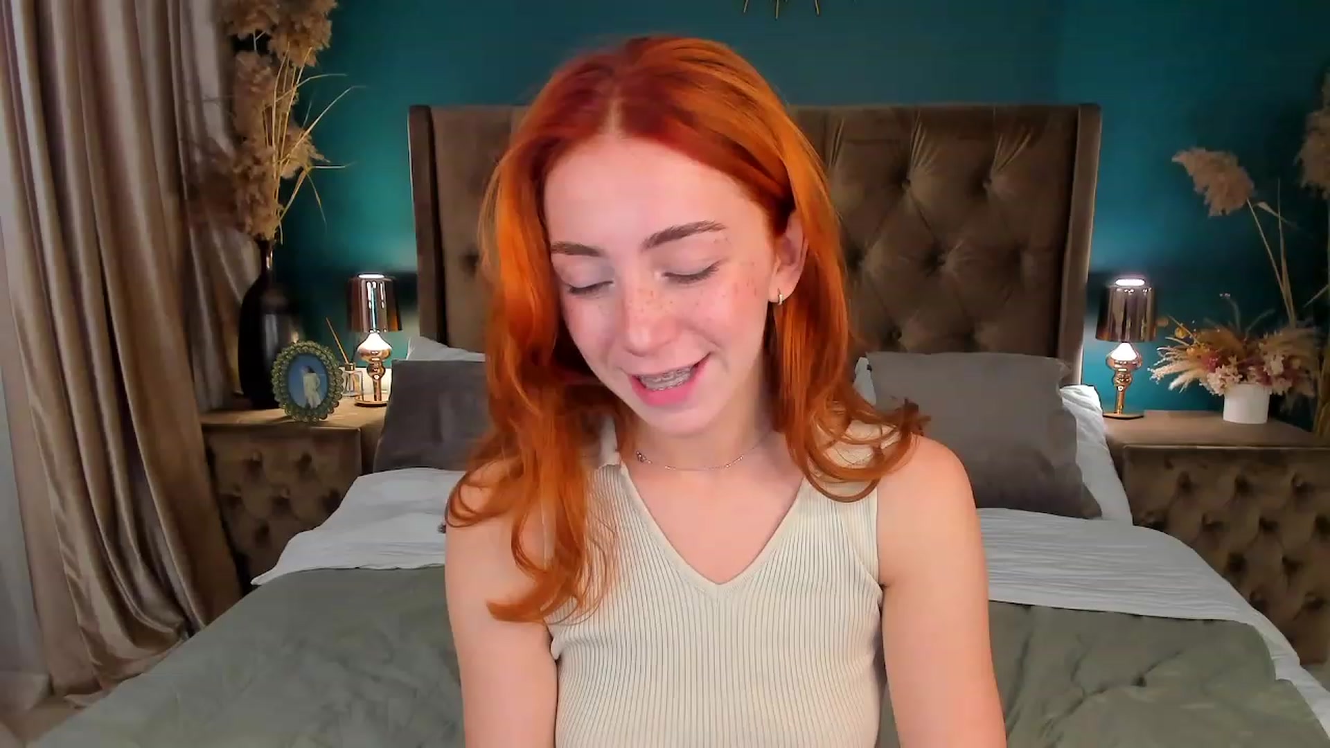 Gallery image thumbnail from ElsaYoung's myfreecams stream on, 08/20/2023, 13:30 image 8 of 20