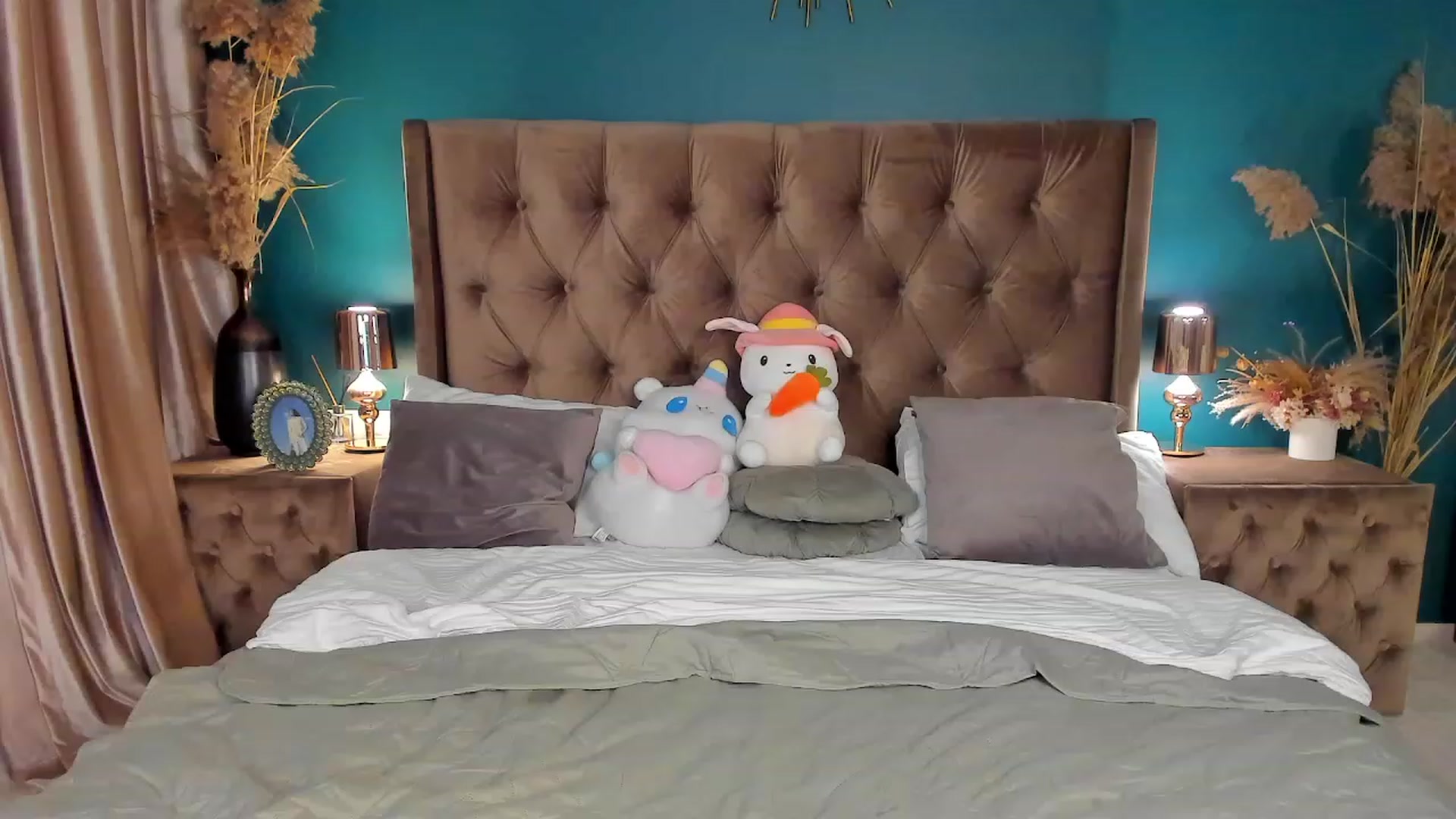 Gallery image thumbnail from ElsaYoung's myfreecams stream on, 08/20/2023, 16:01 image 1 of 20