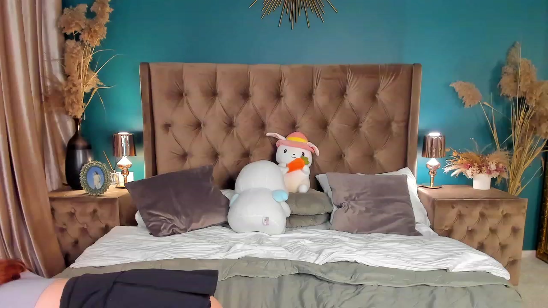 Gallery image thumbnail from ElsaYoung's myfreecams stream on, 08/20/2023, 17:28 image 7 of 20