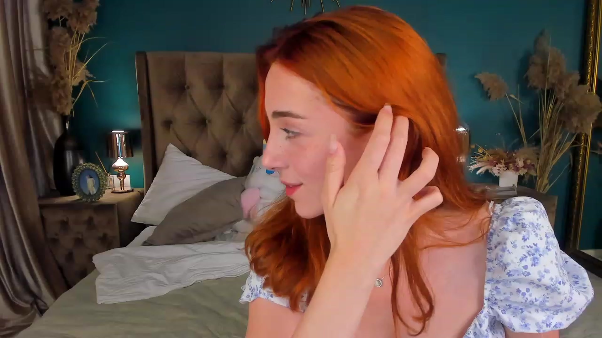 Gallery image thumbnail from ElsaYoung's myfreecams stream on, 08/22/2023, 19:11 image 6 of 20