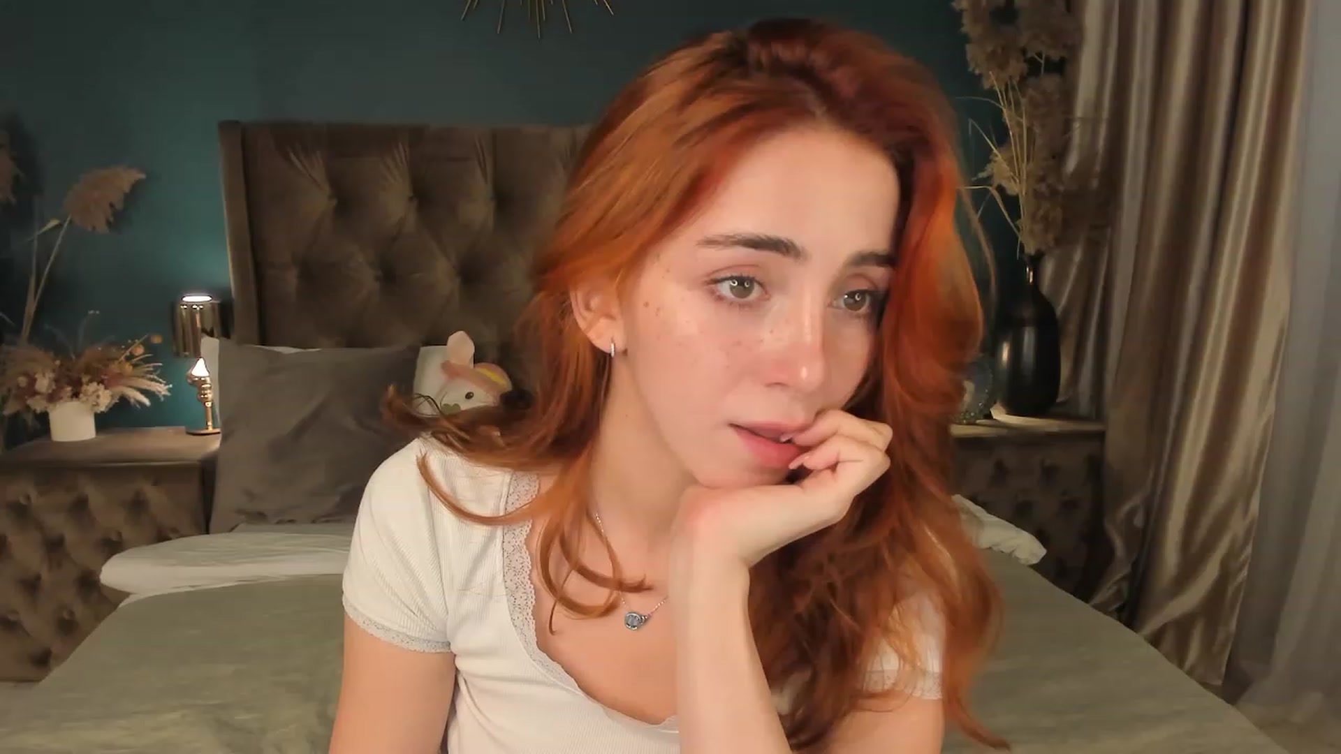 Gallery image thumbnail from ElsaYoung's myfreecams stream on, 08/24/2023, 13:40 image 17 of 20