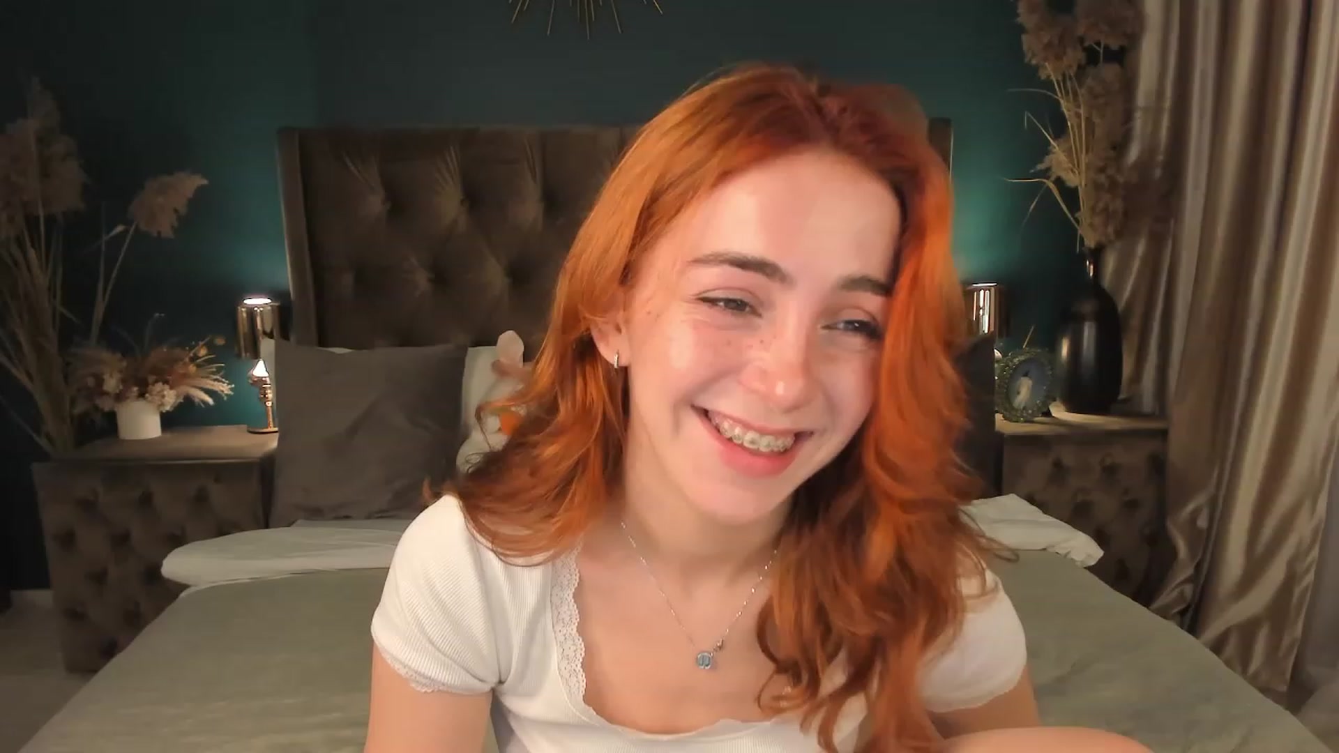 Gallery image thumbnail from ElsaYoung's myfreecams stream on, 08/24/2023, 13:40 image 3 of 20