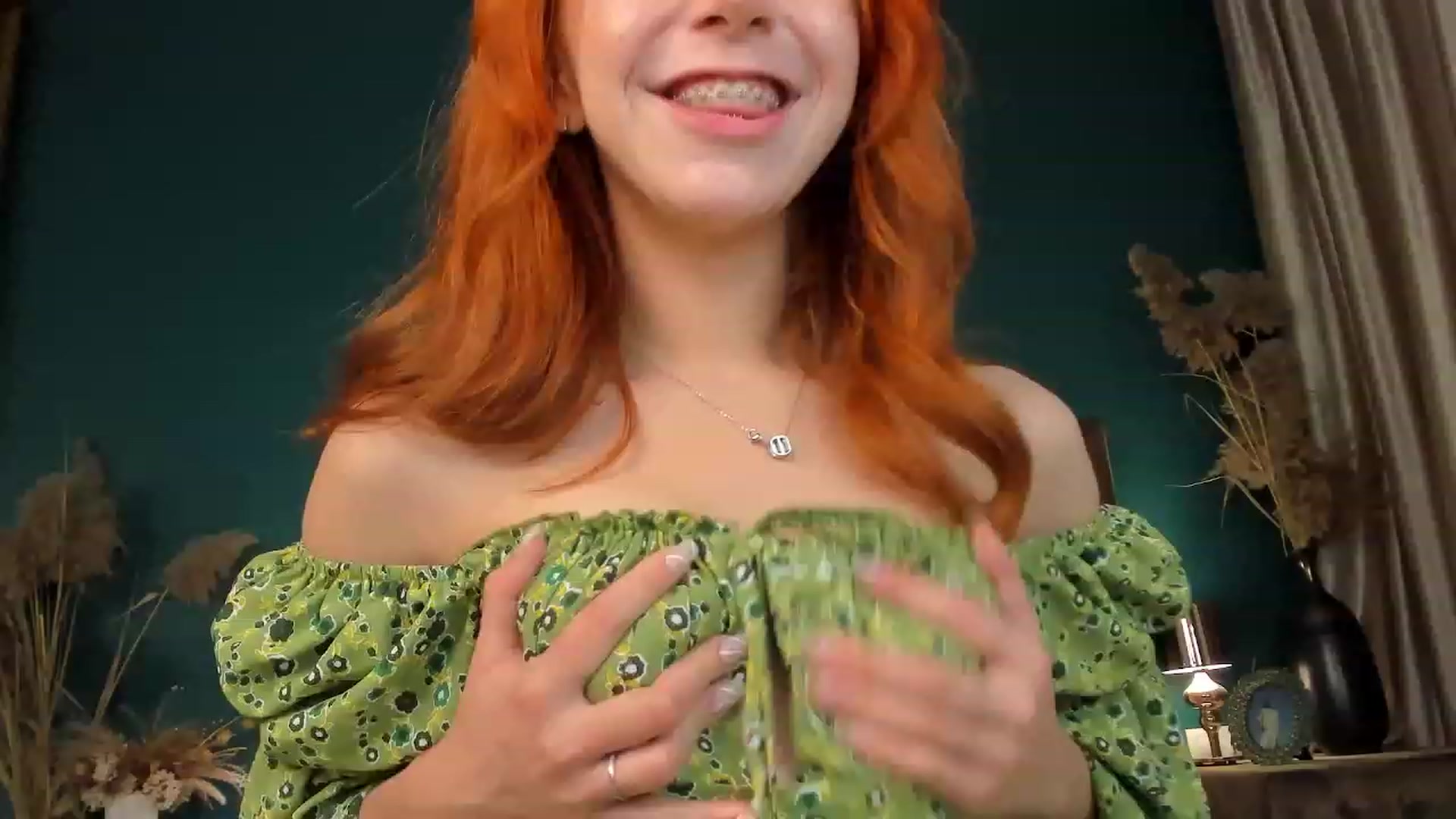 Gallery image thumbnail from ElsaYoung's myfreecams stream on, 08/26/2023, 07:06 image 4 of 20