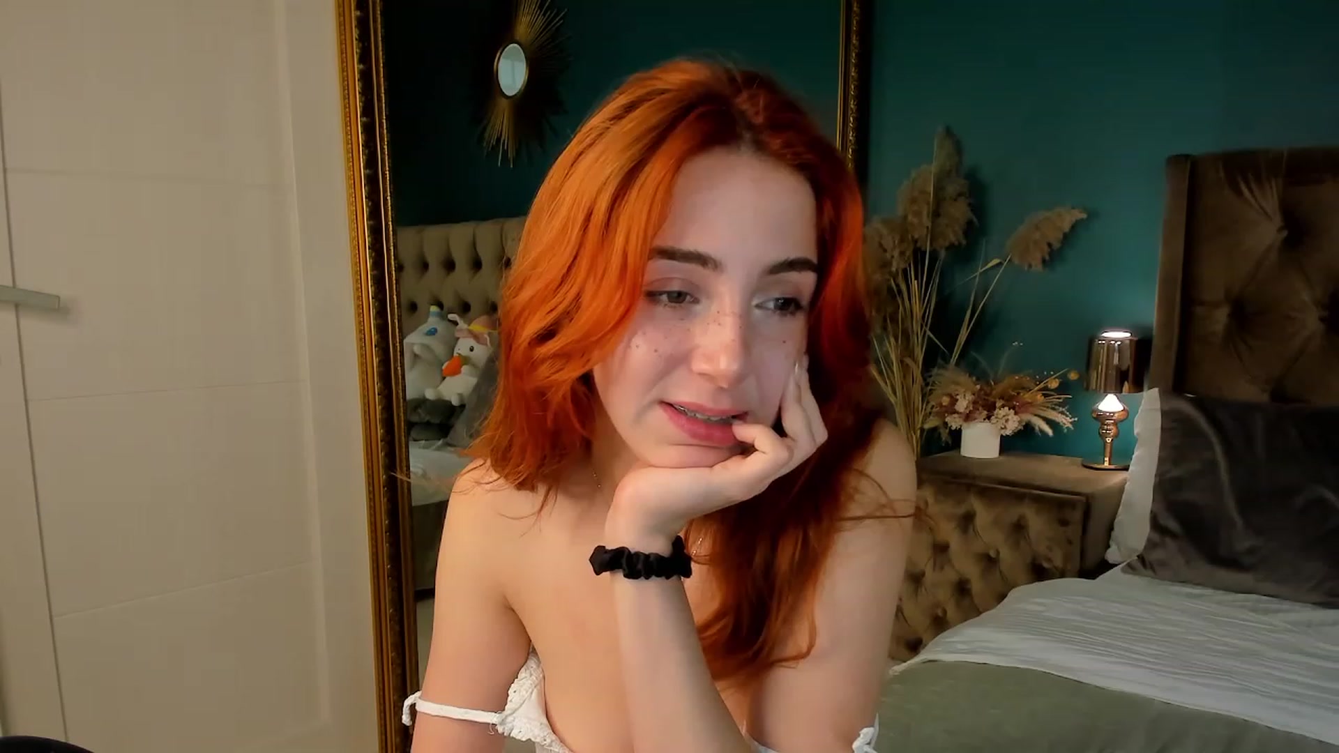 Gallery image thumbnail from ElsaYoung's myfreecams stream on, 08/27/2023, 13:02 image 12 of 20
