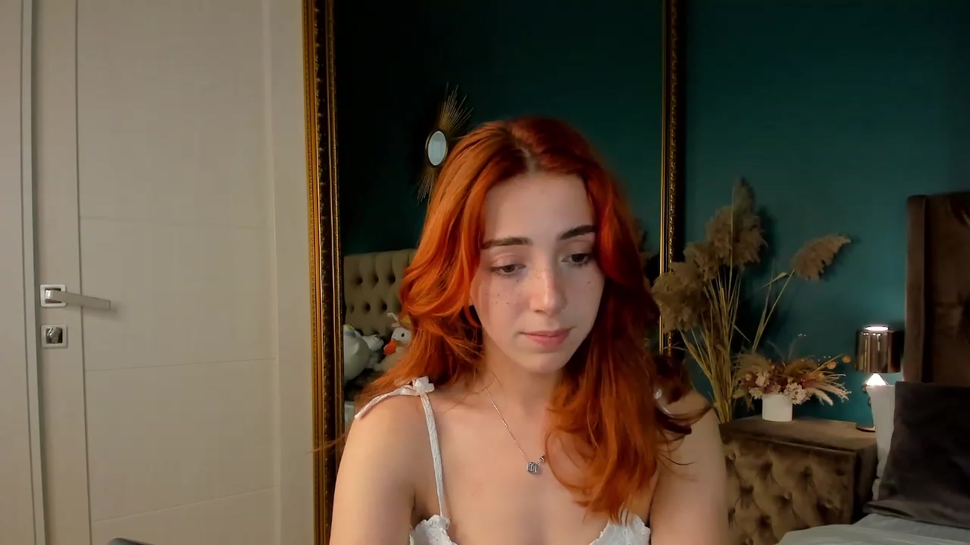 Gallery image thumbnail from ElsaYoung's myfreecams stream on, 08/27/2023, 14:20 image 19 of 20