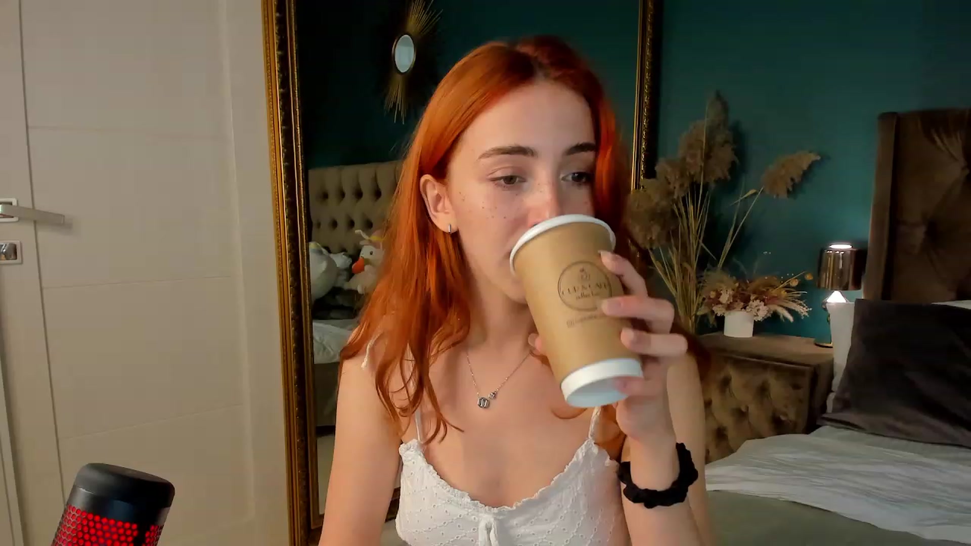 Gallery image thumbnail from ElsaYoung's myfreecams stream on, 08/27/2023, 14:20 image 6 of 20