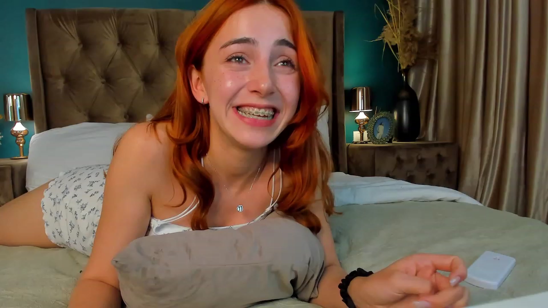 Gallery image thumbnail from ElsaYoung's myfreecams stream on, 09/02/2023, 13:30 image 17 of 20