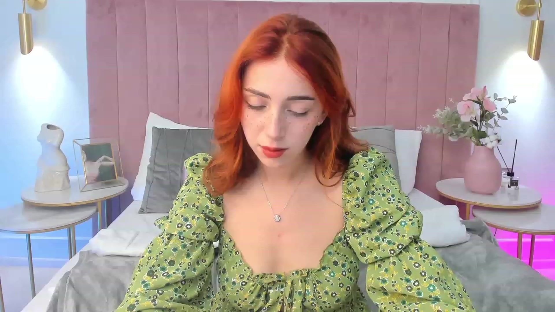 Gallery image thumbnail from ElsaYoung's myfreecams stream on, 09/15/2023, 14:25 image 4 of 20