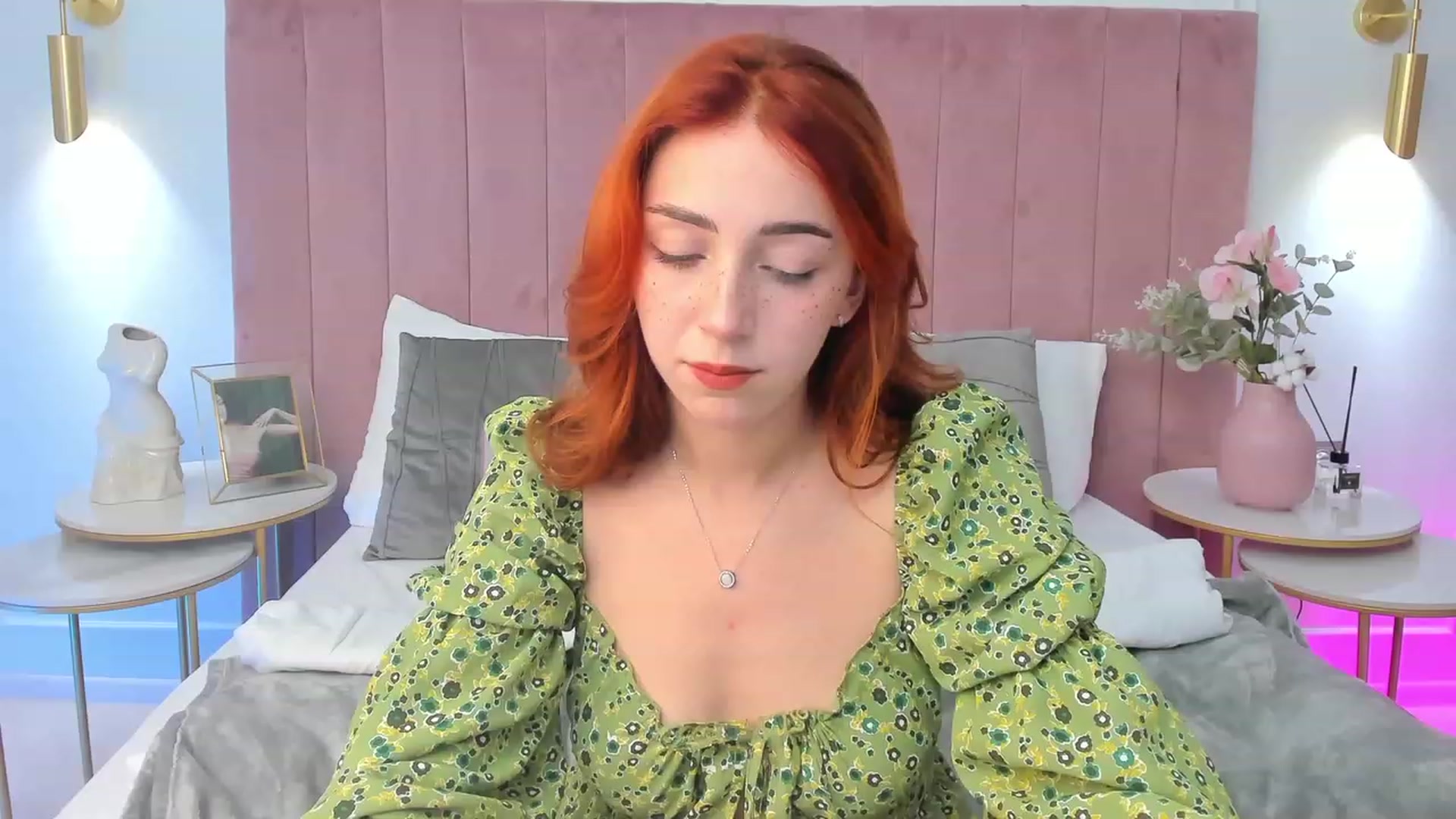 Gallery image thumbnail from ElsaYoung's myfreecams stream on, 09/15/2023, 14:25 image 2 of 20