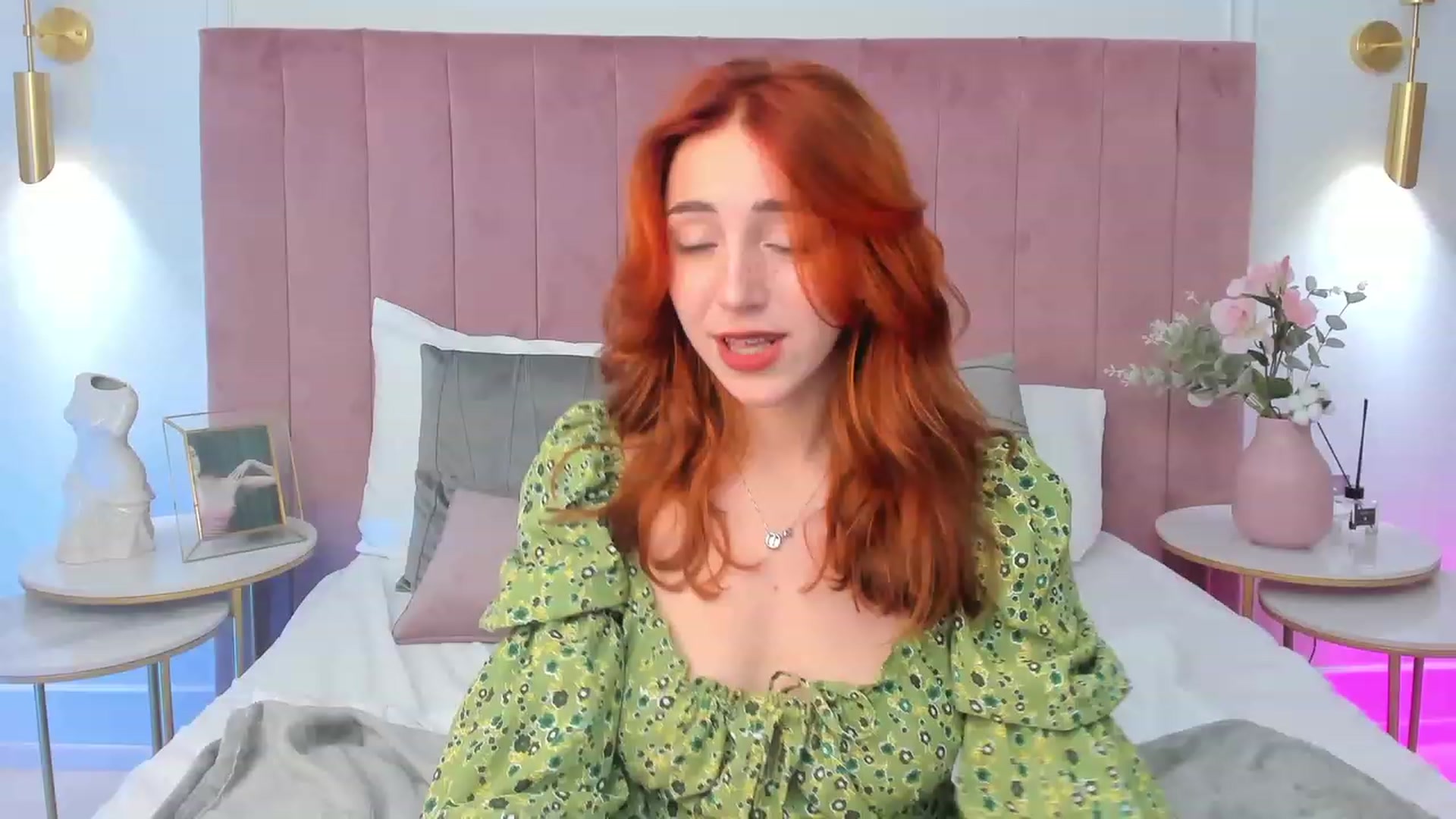 Gallery image thumbnail from ElsaYoung's myfreecams stream on, 09/15/2023, 18:14 image 16 of 20