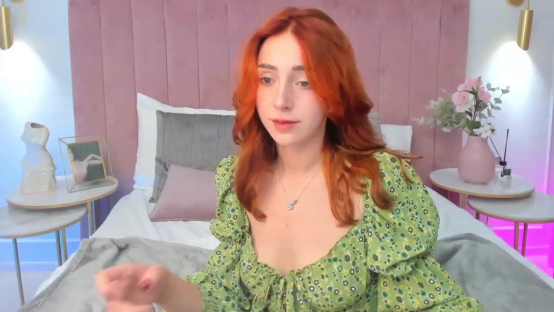 Gallery image thumbnail from ElsaYoung's myfreecams stream on, 09/15/2023, 18:14 image 1 of 20