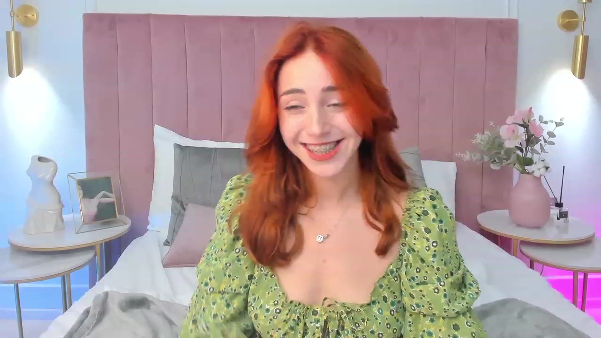 Gallery image thumbnail from ElsaYoung's myfreecams stream on, 09/15/2023, 18:14 image 19 of 20