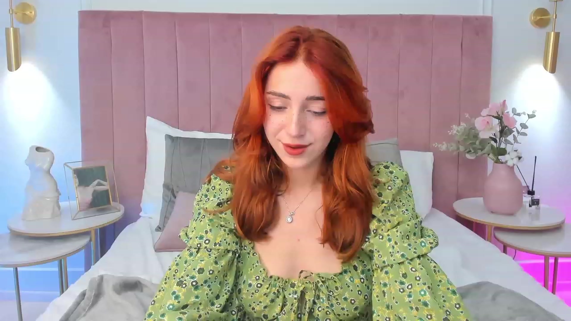 Gallery image thumbnail from ElsaYoung's myfreecams stream on, 09/15/2023, 18:14 image 18 of 20