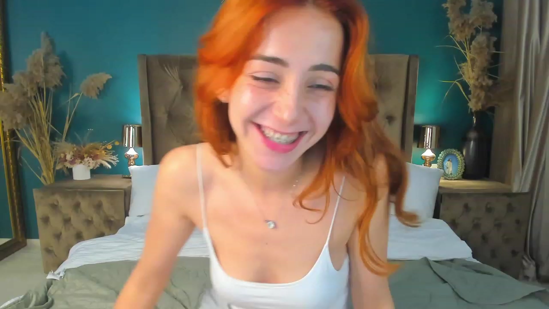 Gallery image thumbnail from ElsaYoung's myfreecams stream on, 09/17/2023, 13:37 image 7 of 20