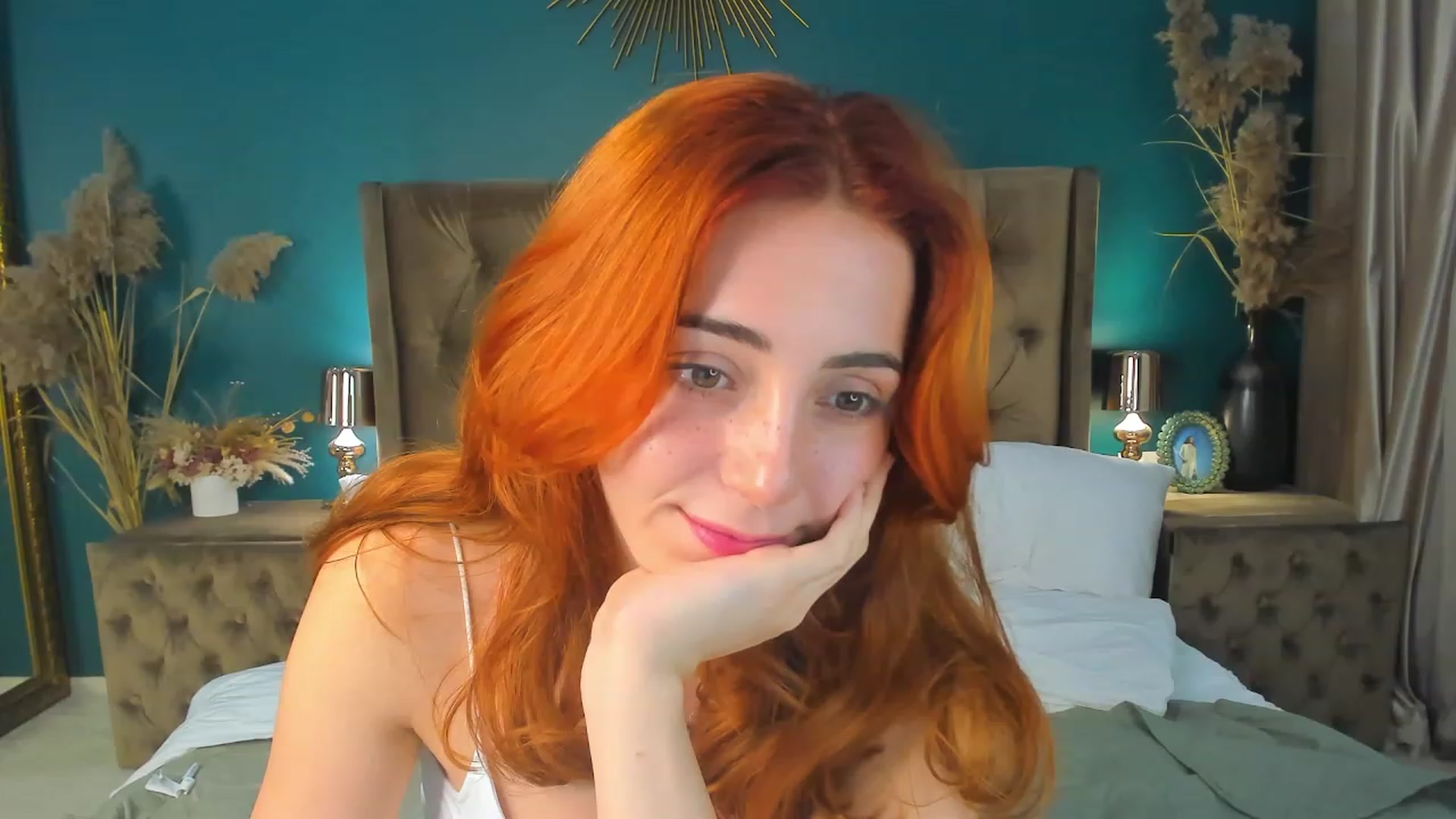 Gallery image thumbnail from ElsaYoung's myfreecams stream on, 09/17/2023, 13:37 image 12 of 20
