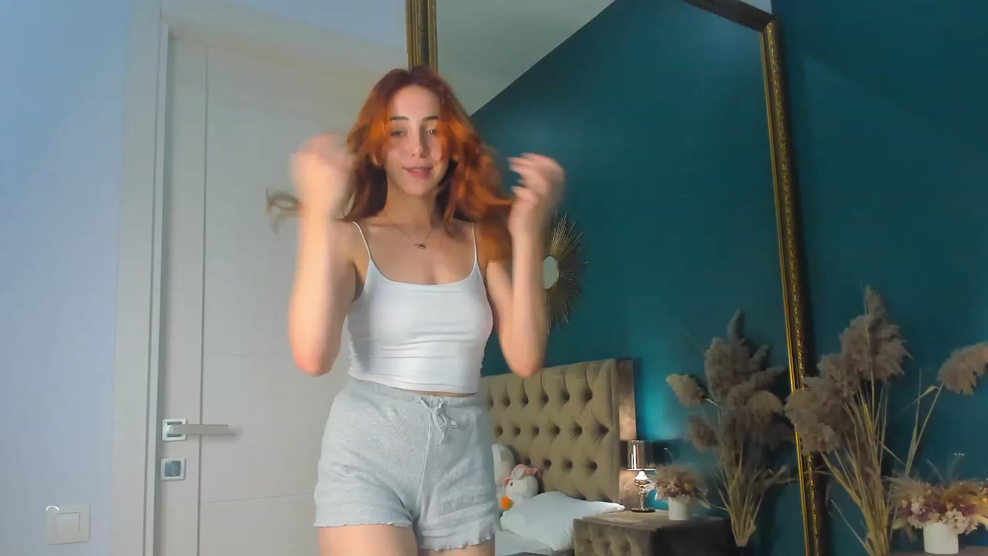 Gallery image thumbnail from ElsaYoung's myfreecams stream on, 09/17/2023, 17:38 image 6 of 20