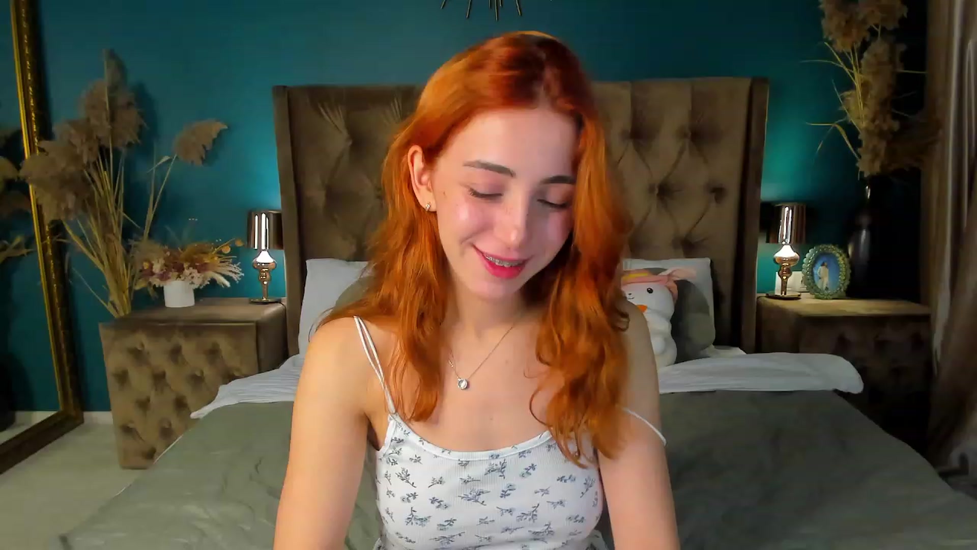 Gallery image thumbnail from ElsaYoung's myfreecams stream on, 09/20/2023, 05:53 image 10 of 20