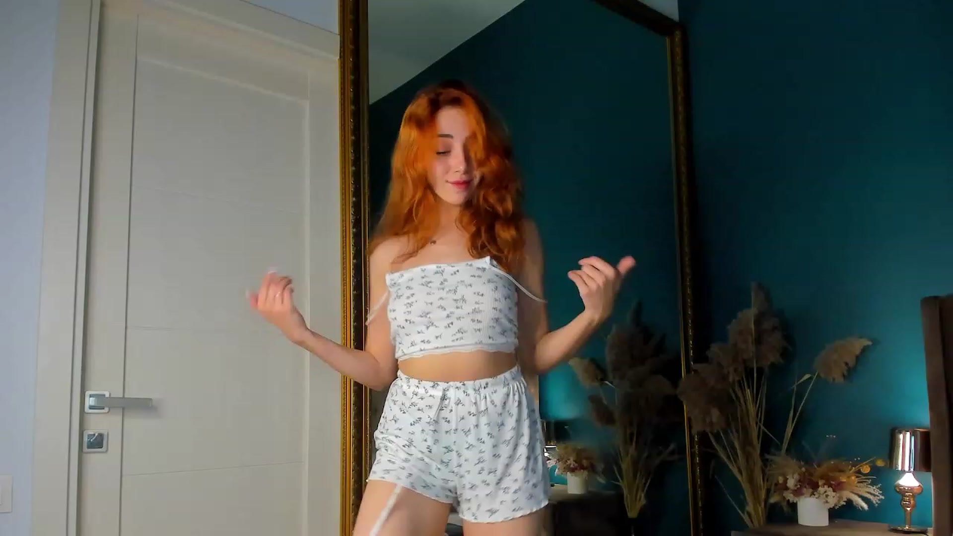 Gallery image thumbnail from ElsaYoung's myfreecams stream on, 09/20/2023, 06:28 image 8 of 20