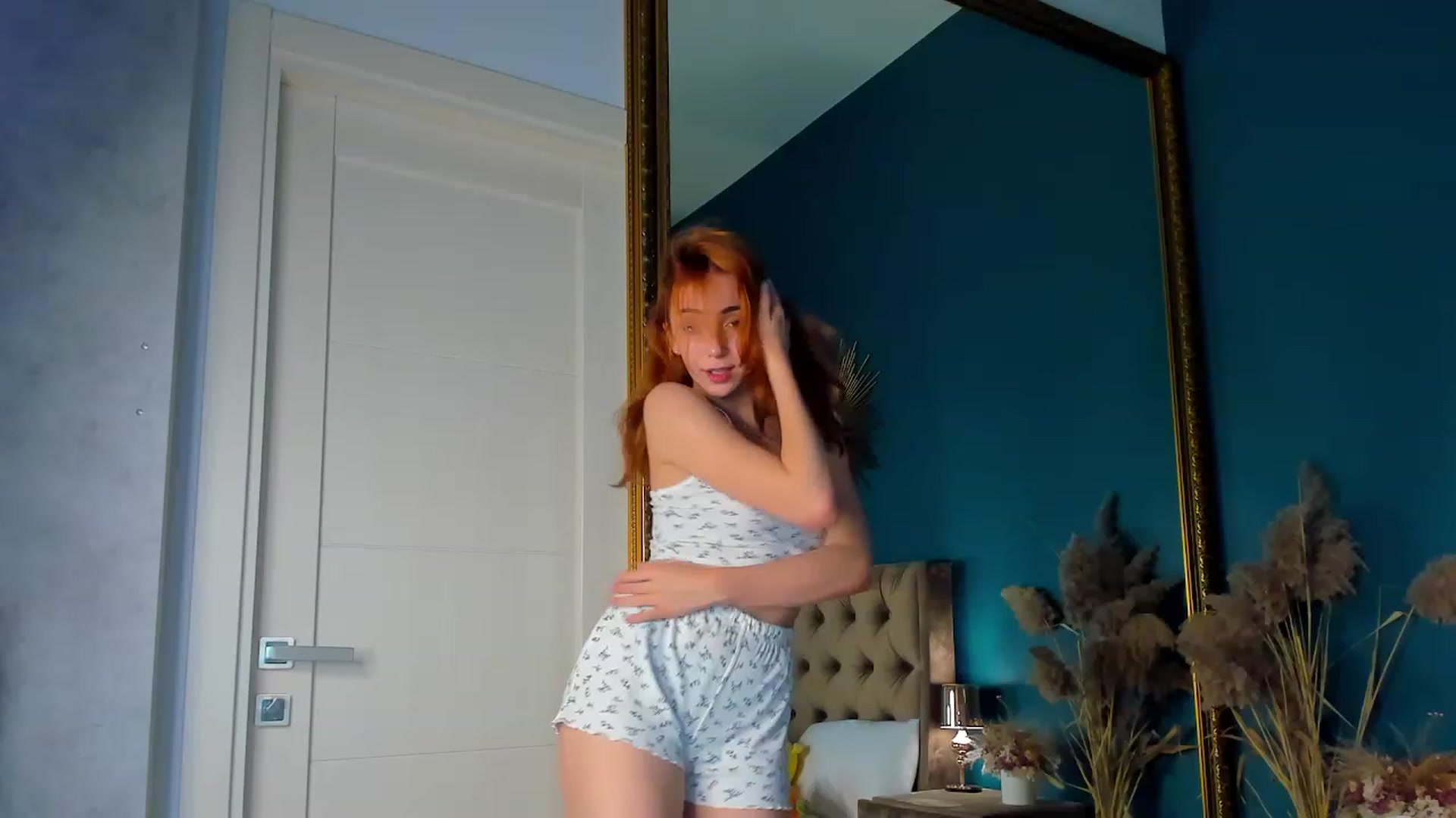 Gallery image thumbnail from ElsaYoung's myfreecams stream on, 09/20/2023, 10:13 image 15 of 20