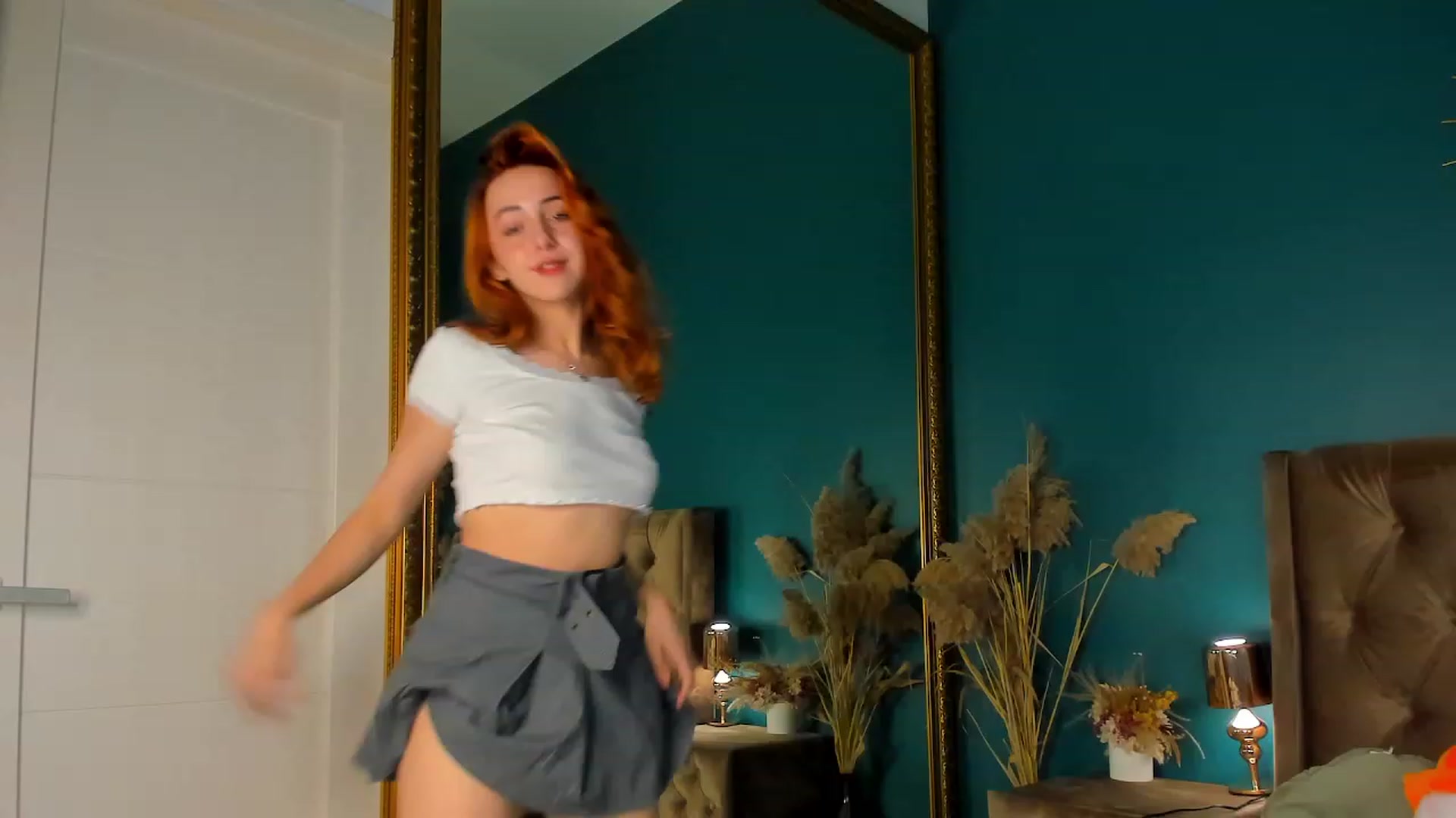 Gallery image thumbnail from ElsaYoung's myfreecams stream on, 09/22/2023, 14:50 image 8 of 20