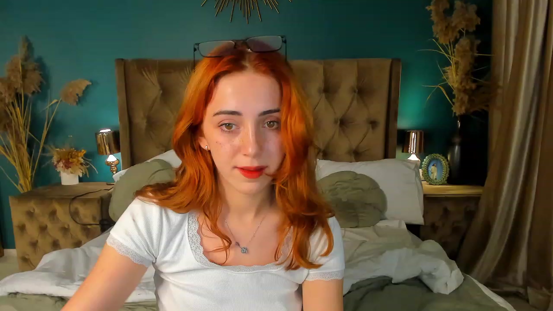 Gallery image thumbnail from ElsaYoung's myfreecams stream on, 09/22/2023, 17:46 image 12 of 20