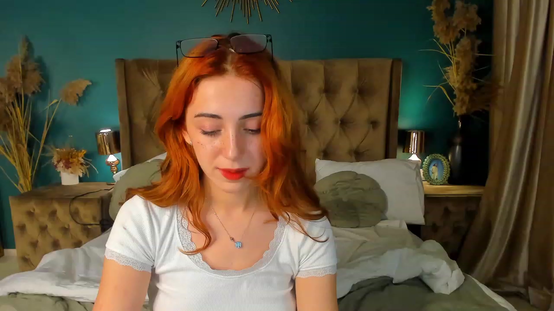 Gallery image thumbnail from ElsaYoung's myfreecams stream on, 09/22/2023, 17:46 image 8 of 20