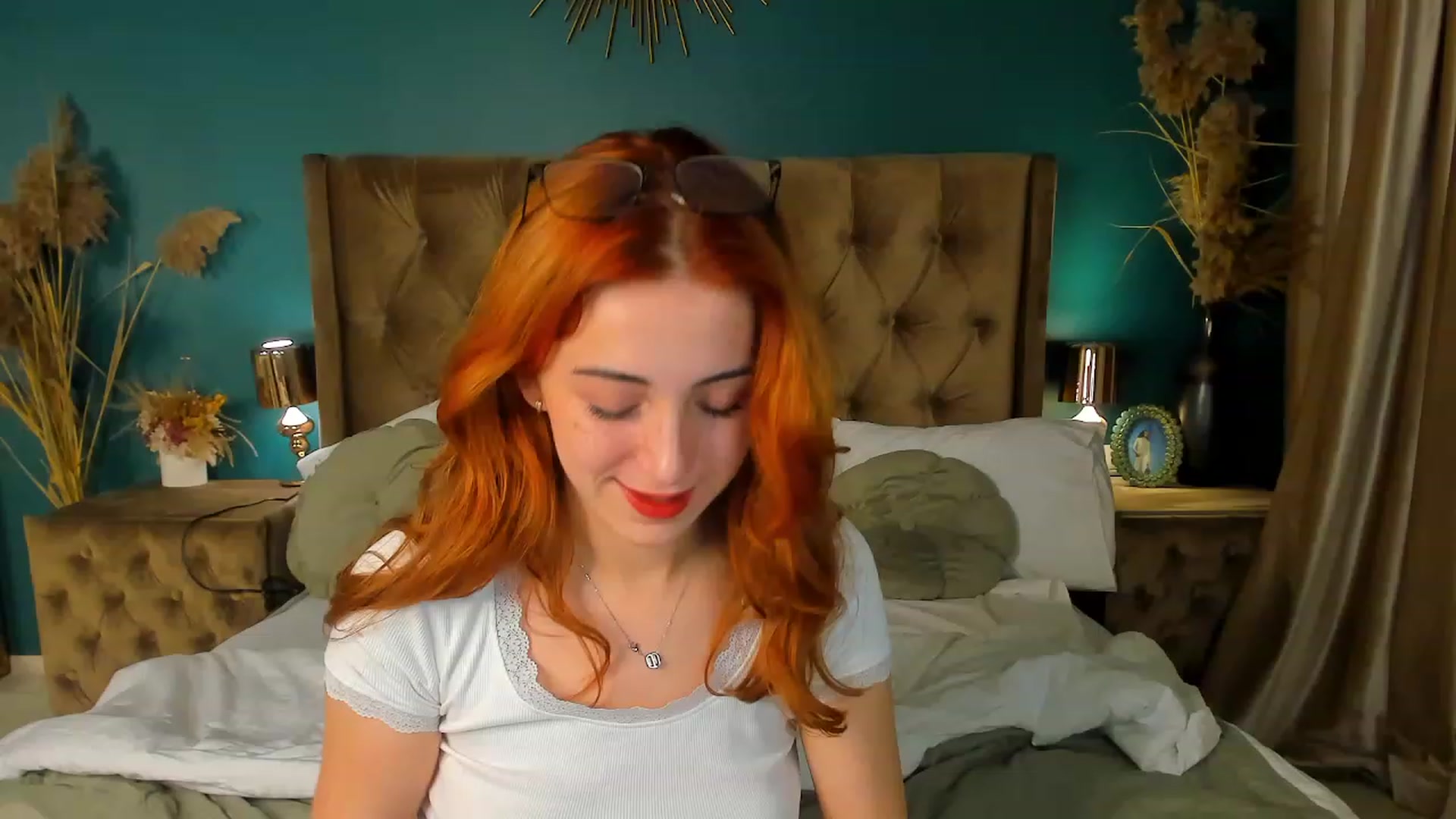 Gallery image thumbnail from ElsaYoung's myfreecams stream on, 09/22/2023, 17:46 image 18 of 20